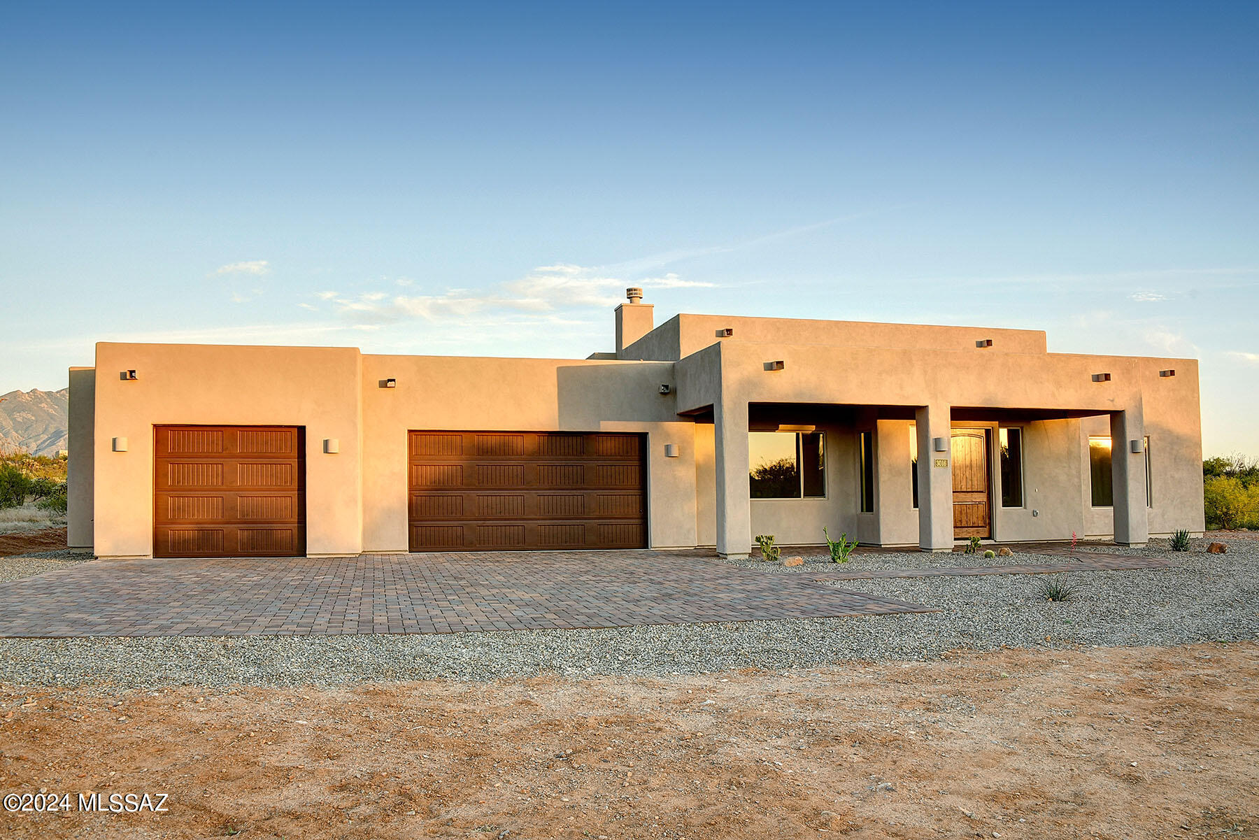 3016 S Corte Amarilla