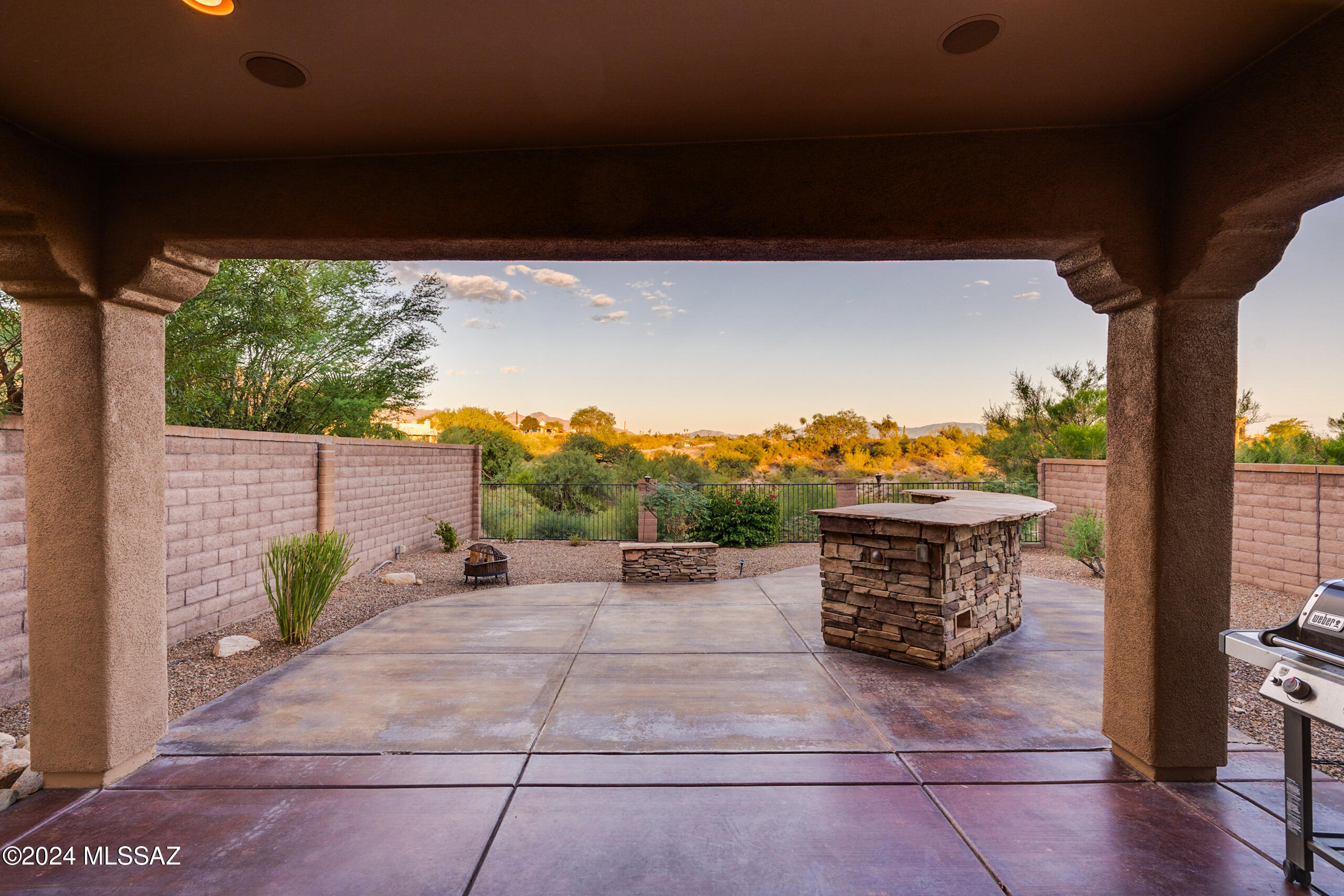 5784 N Loft Lane