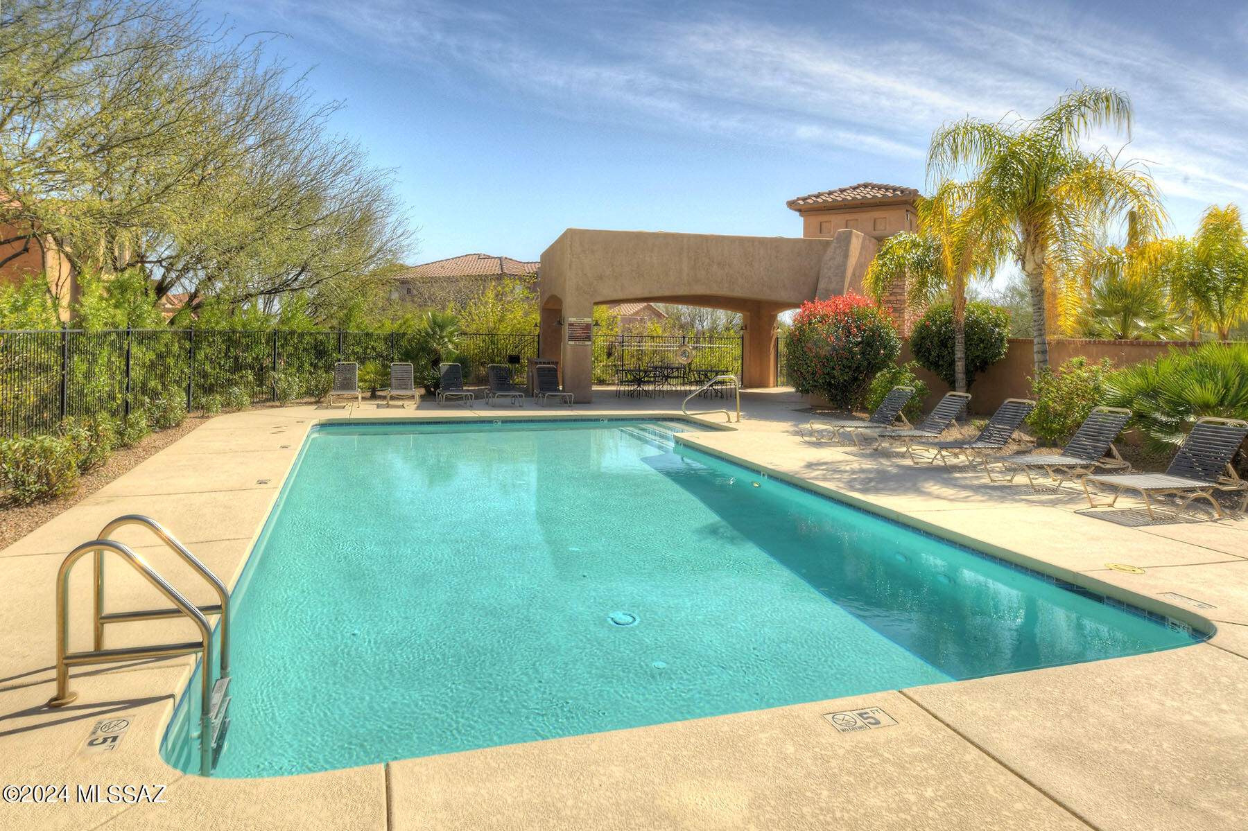 5784 N Loft Lane