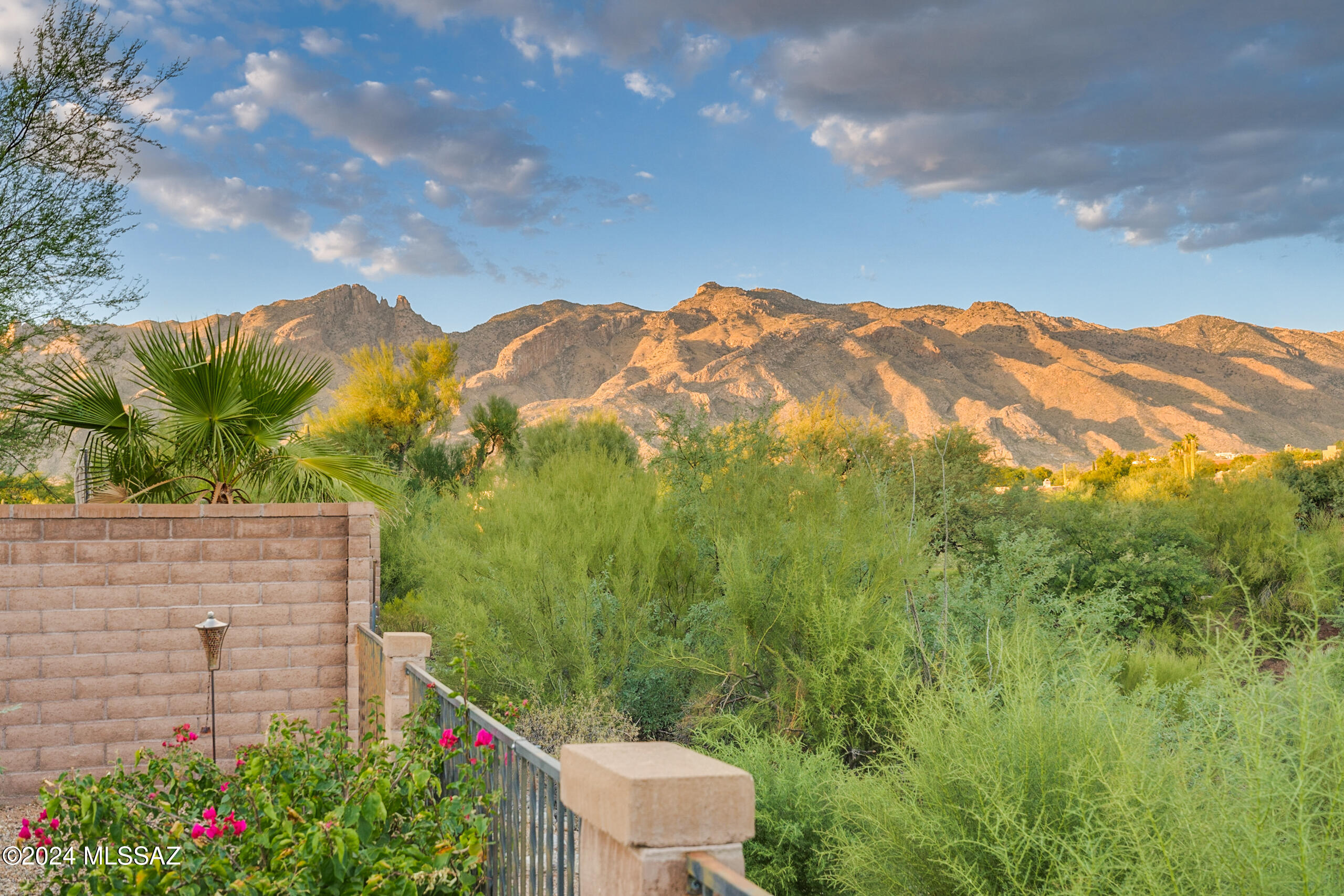 5784 N Loft Lane