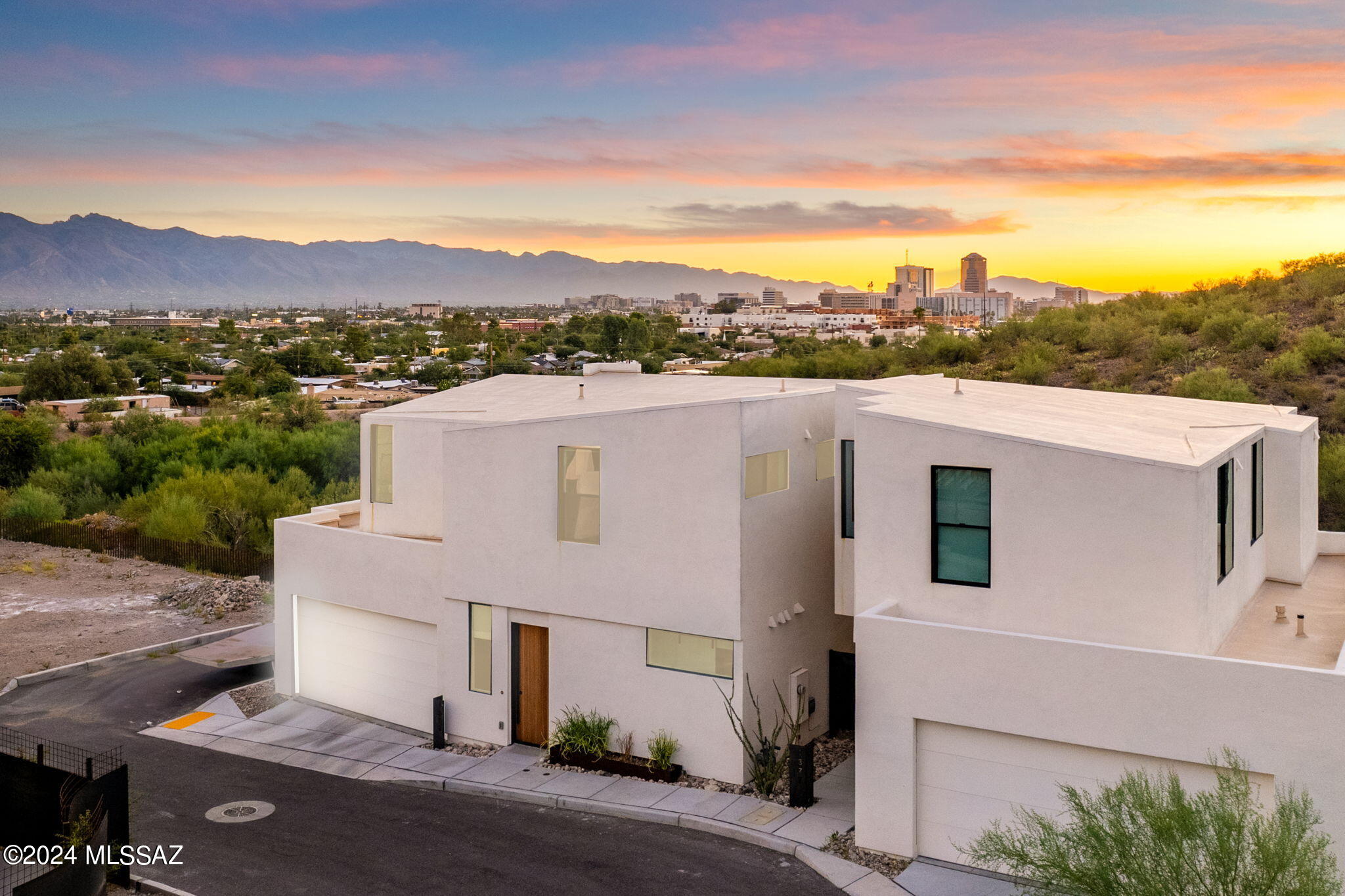 1373 W Sentinel View Loop