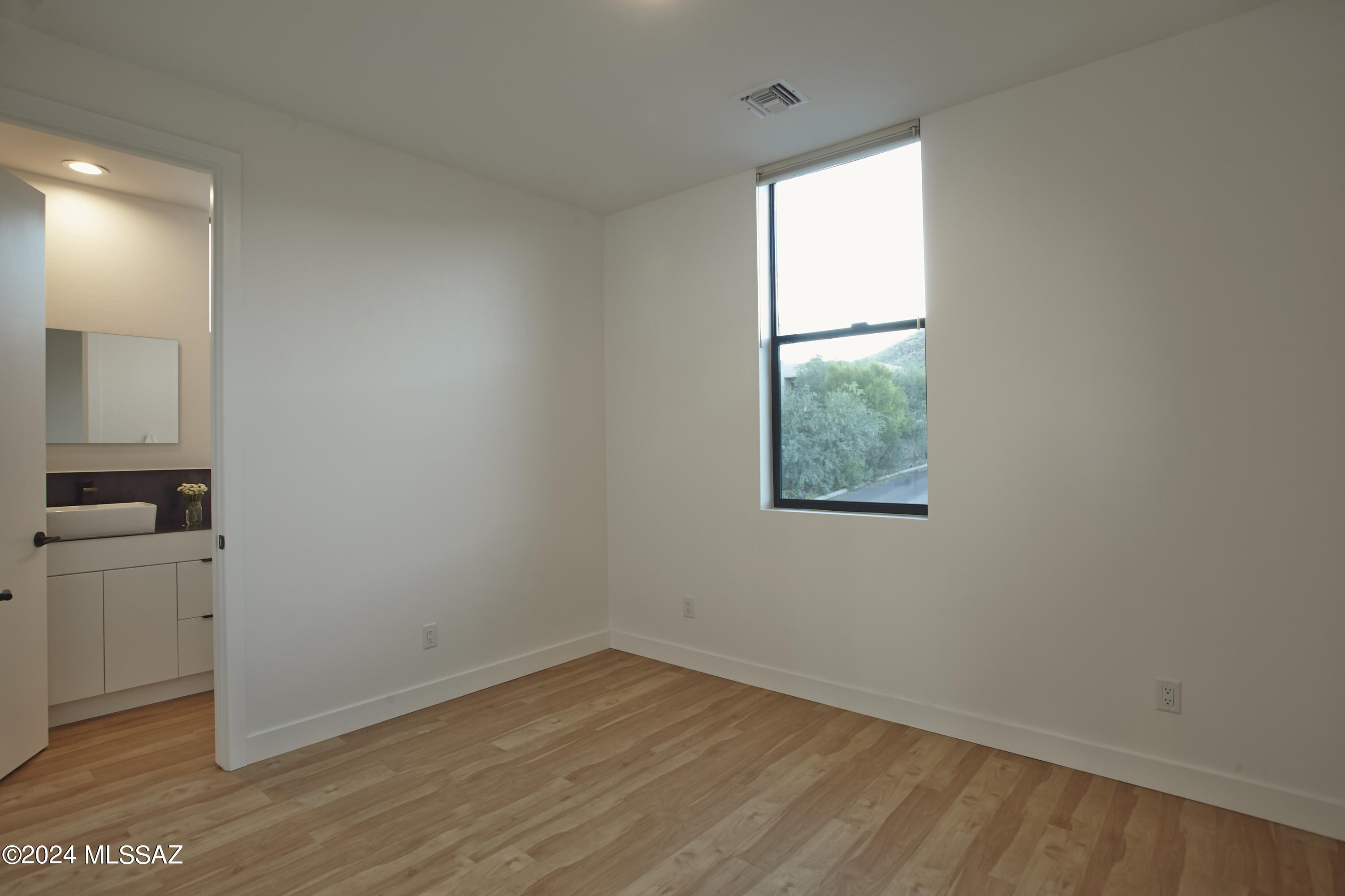 1373 W Sentinel View Loop