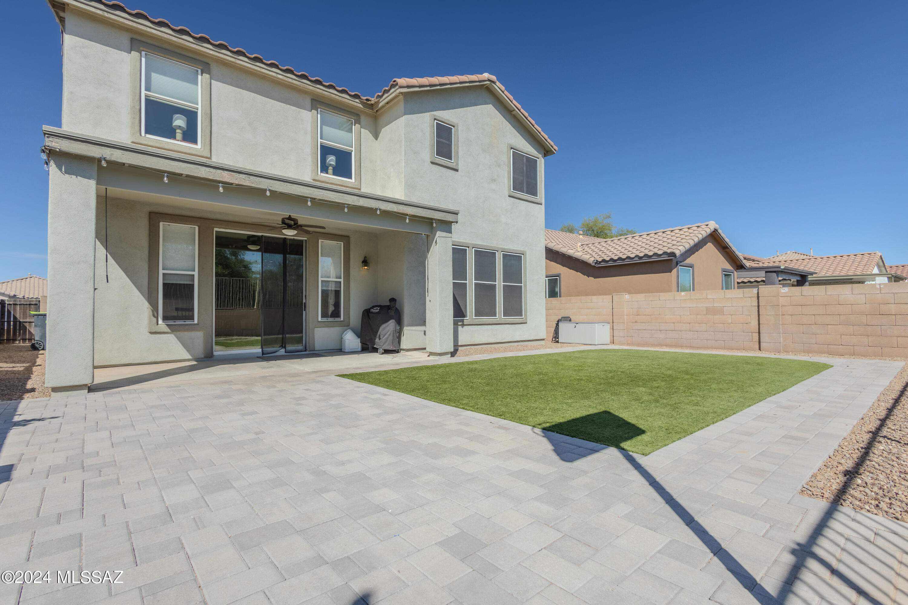 375 W Calle La Bolita