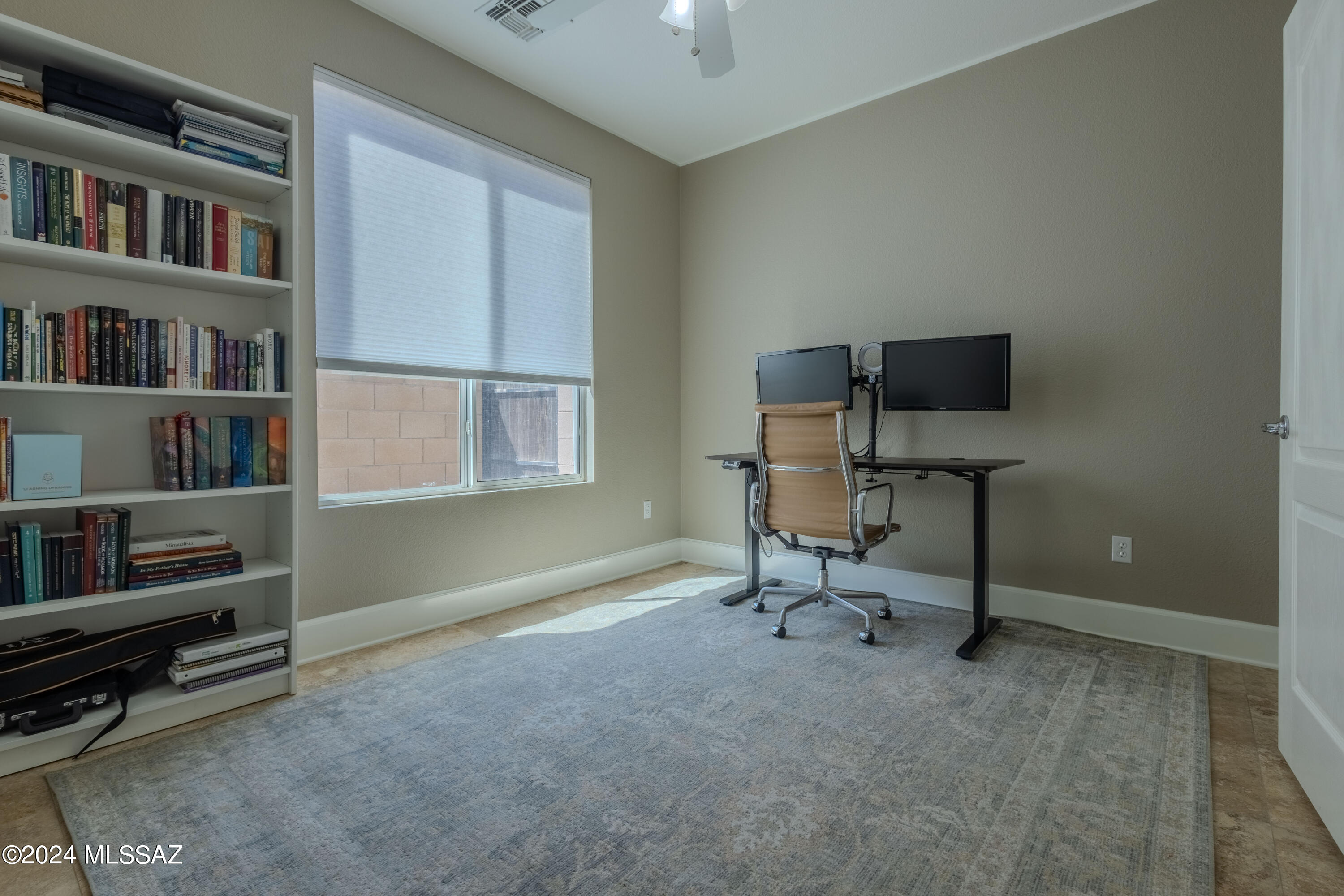 375 W Calle La Bolita