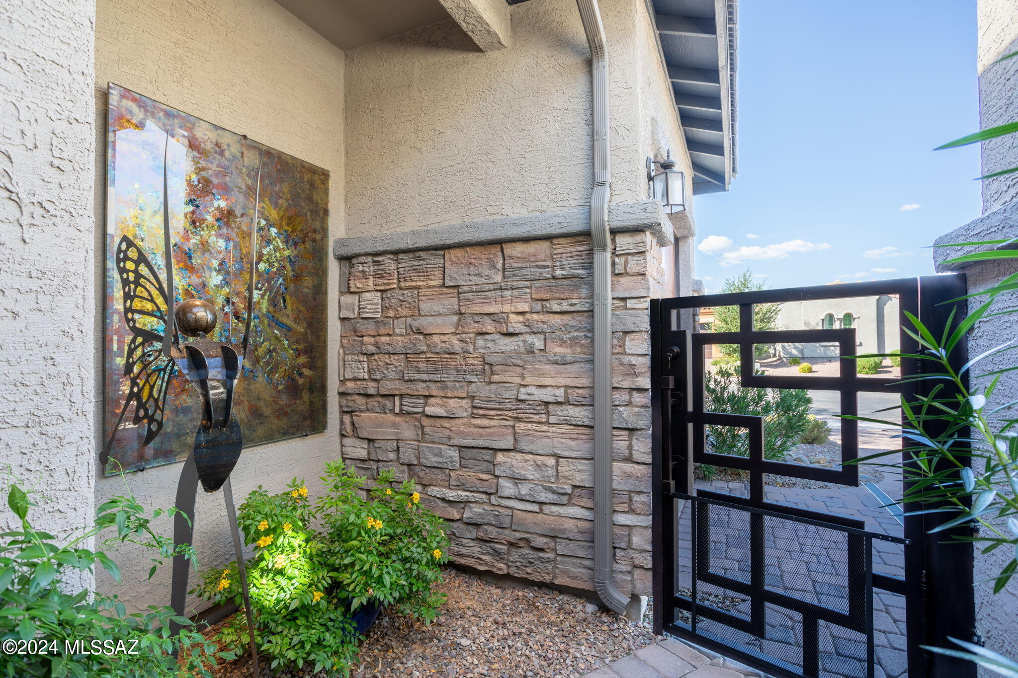 1095 W Rock Daisy Lane