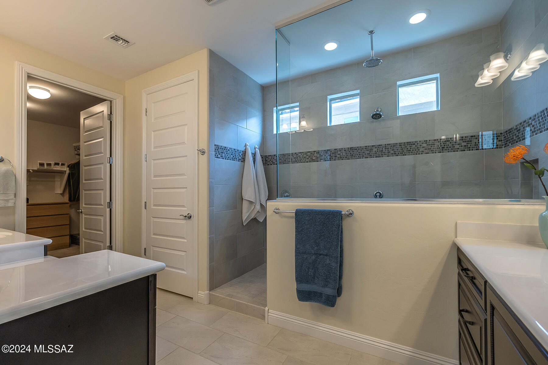 6811 W Cliff Spring Trail