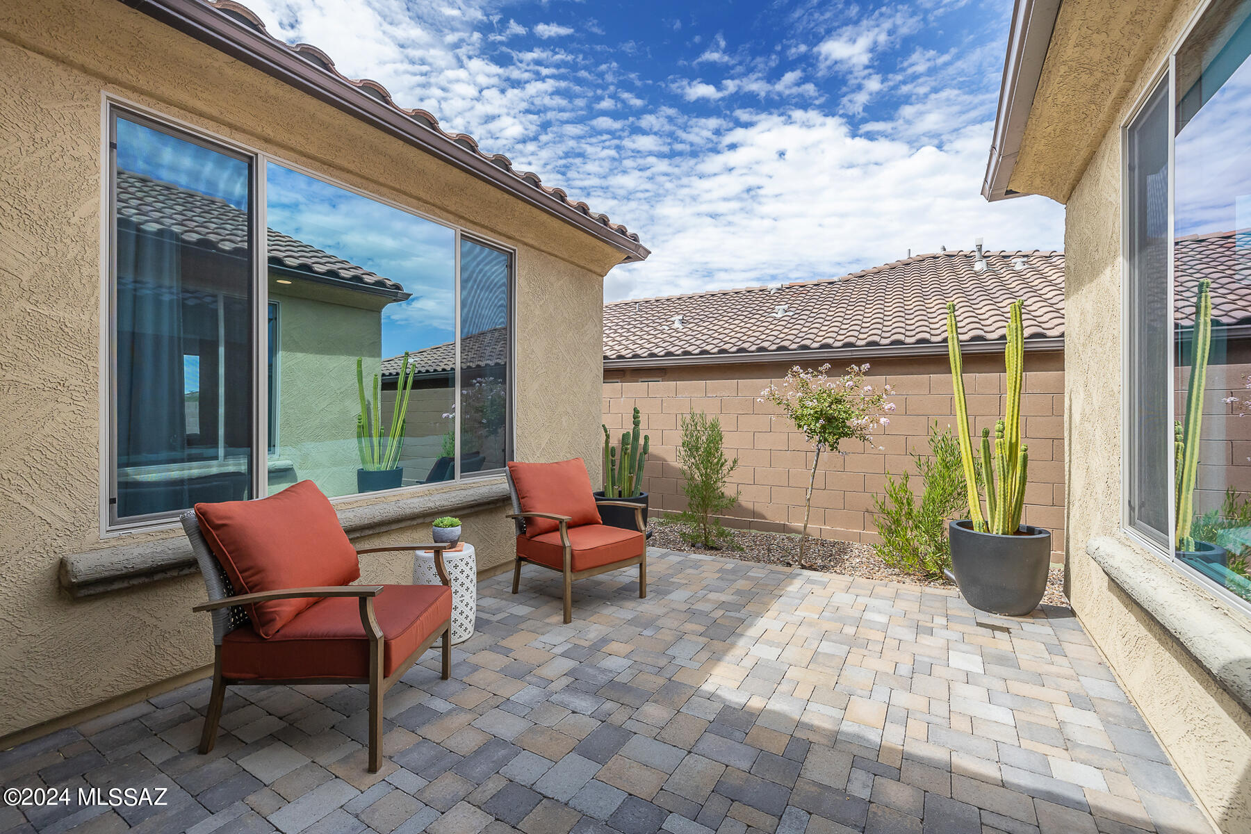 6811 W Cliff Spring Trail