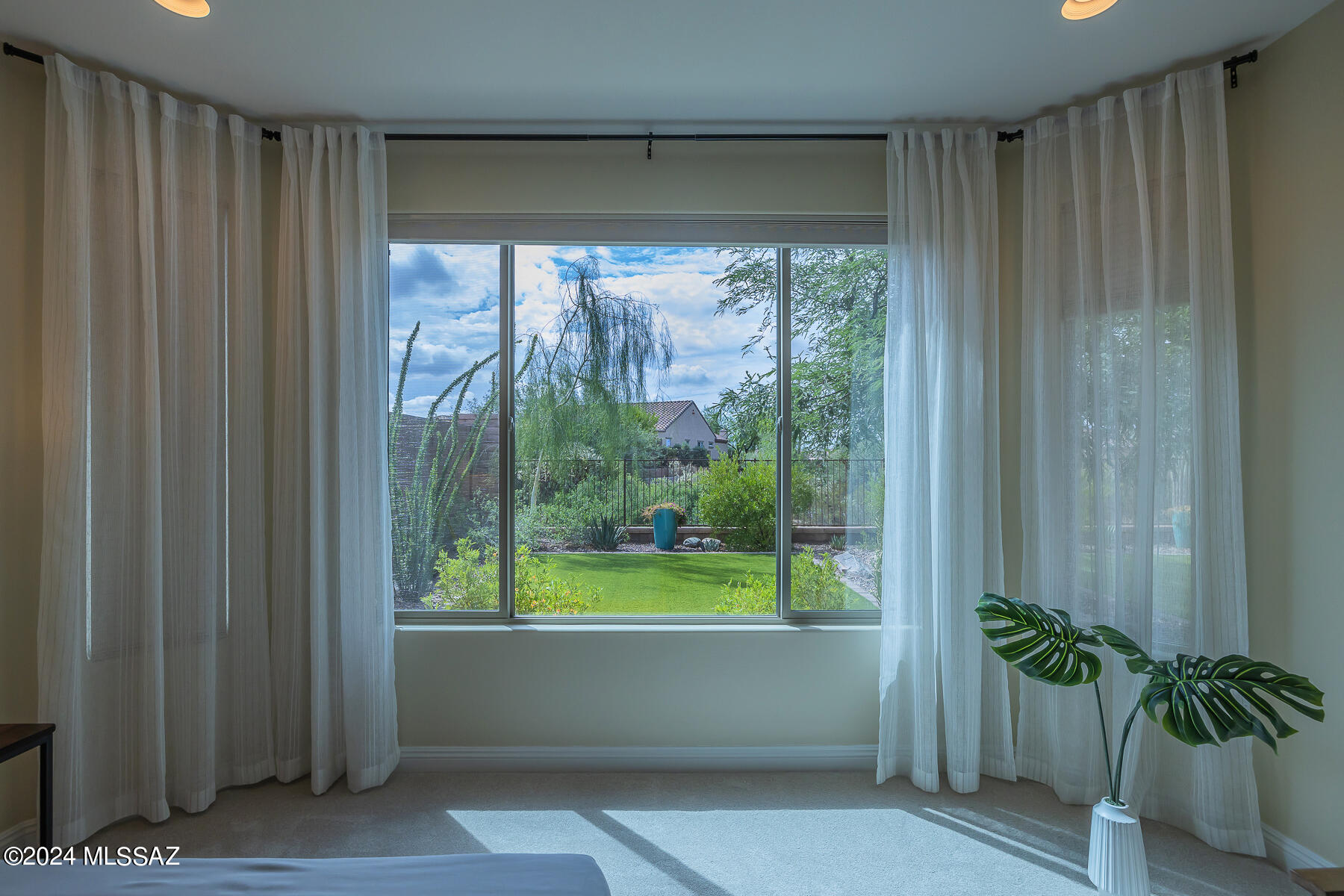 6811 W Cliff Spring Trail