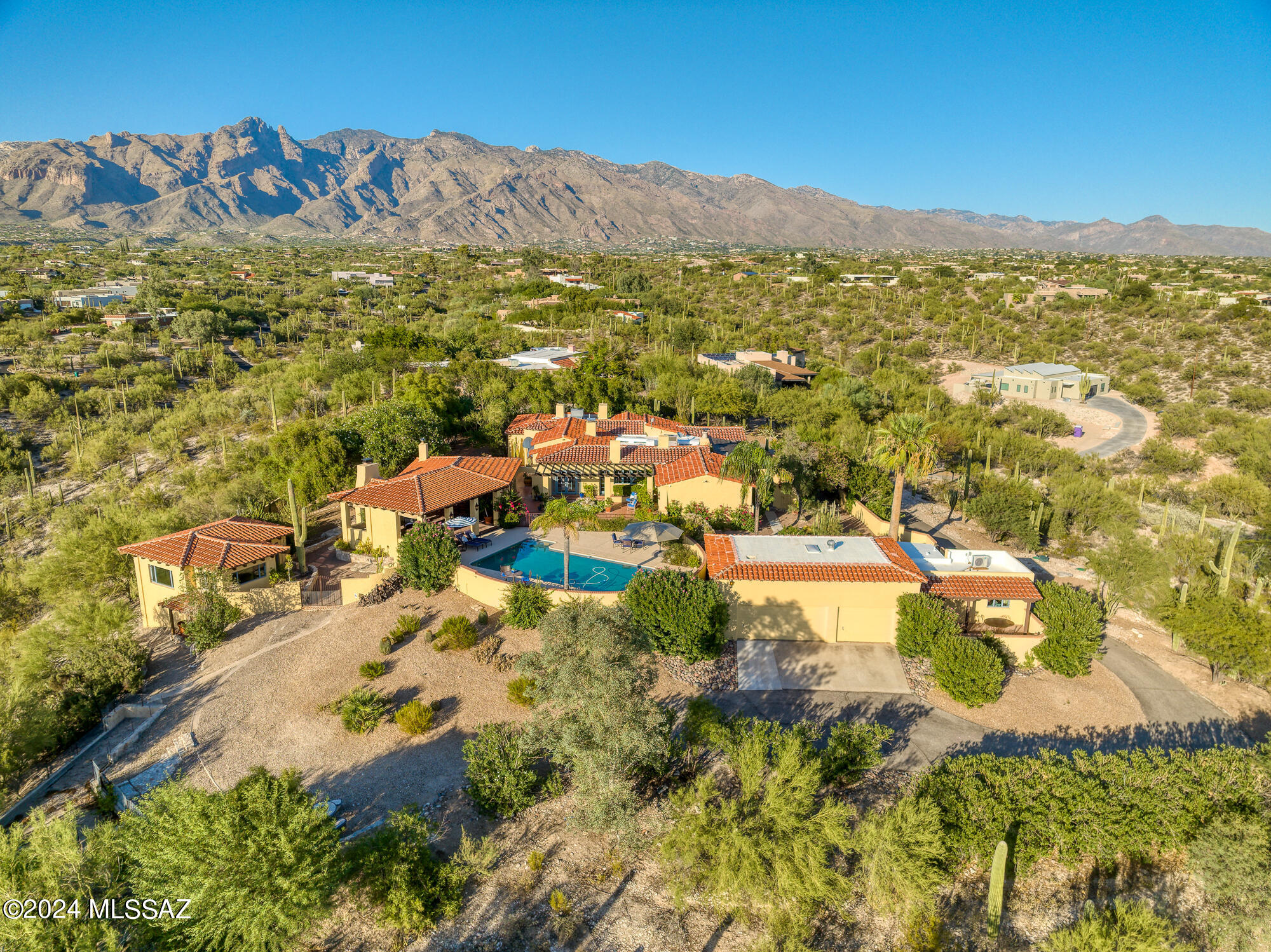 4801 N La Lomita