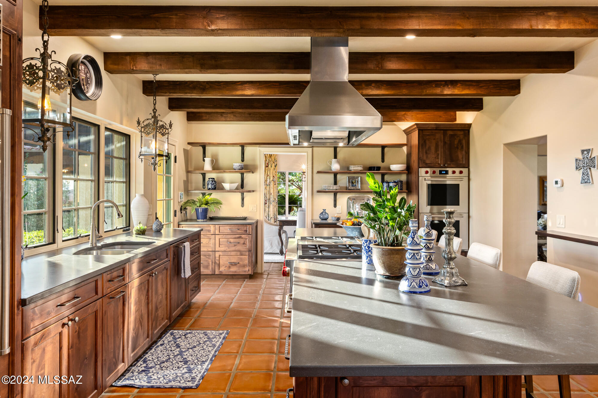 4801 N La Lomita