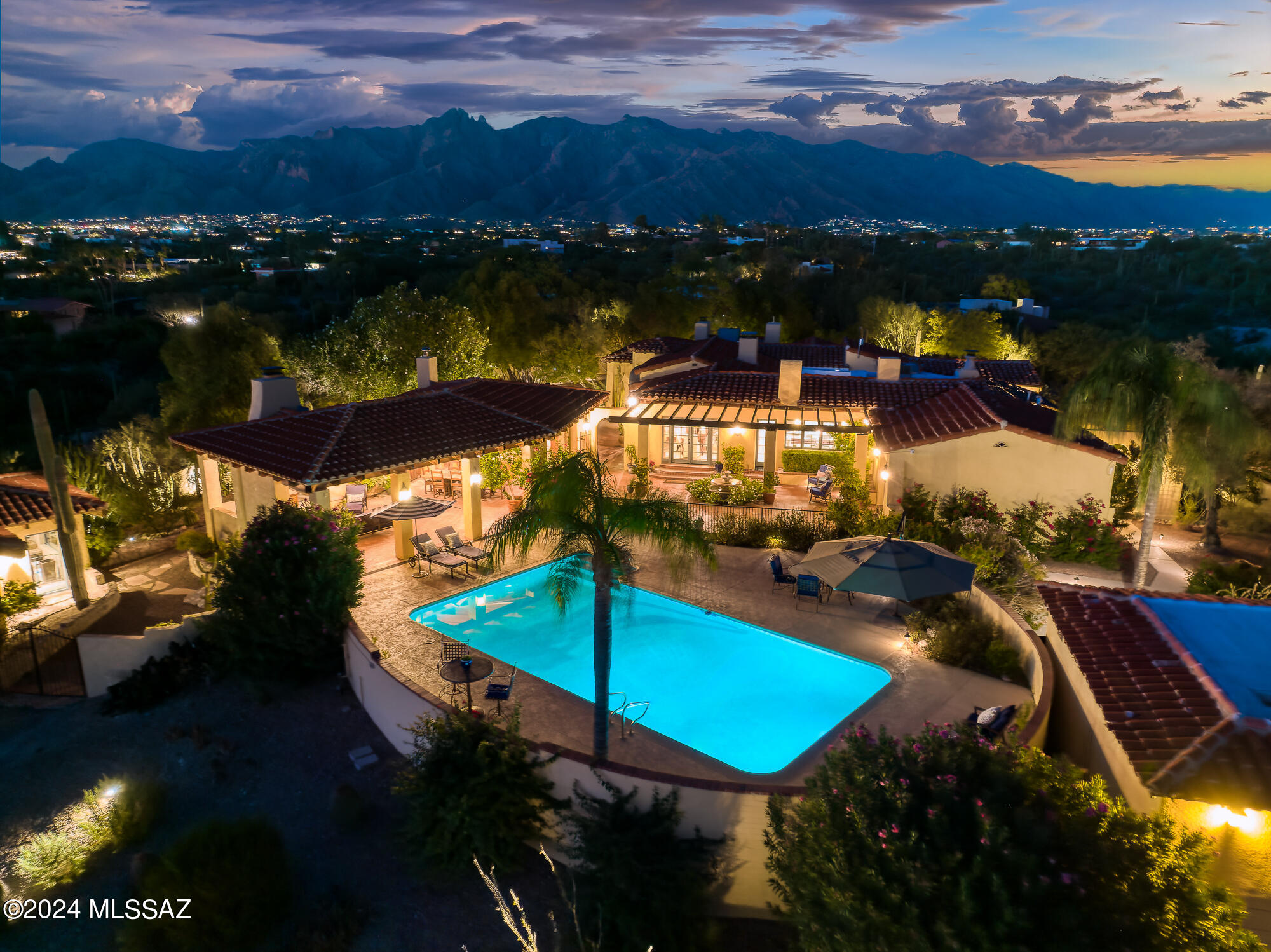 4801 N La Lomita