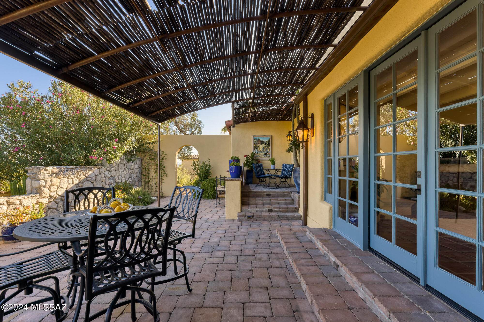 4801 N La Lomita