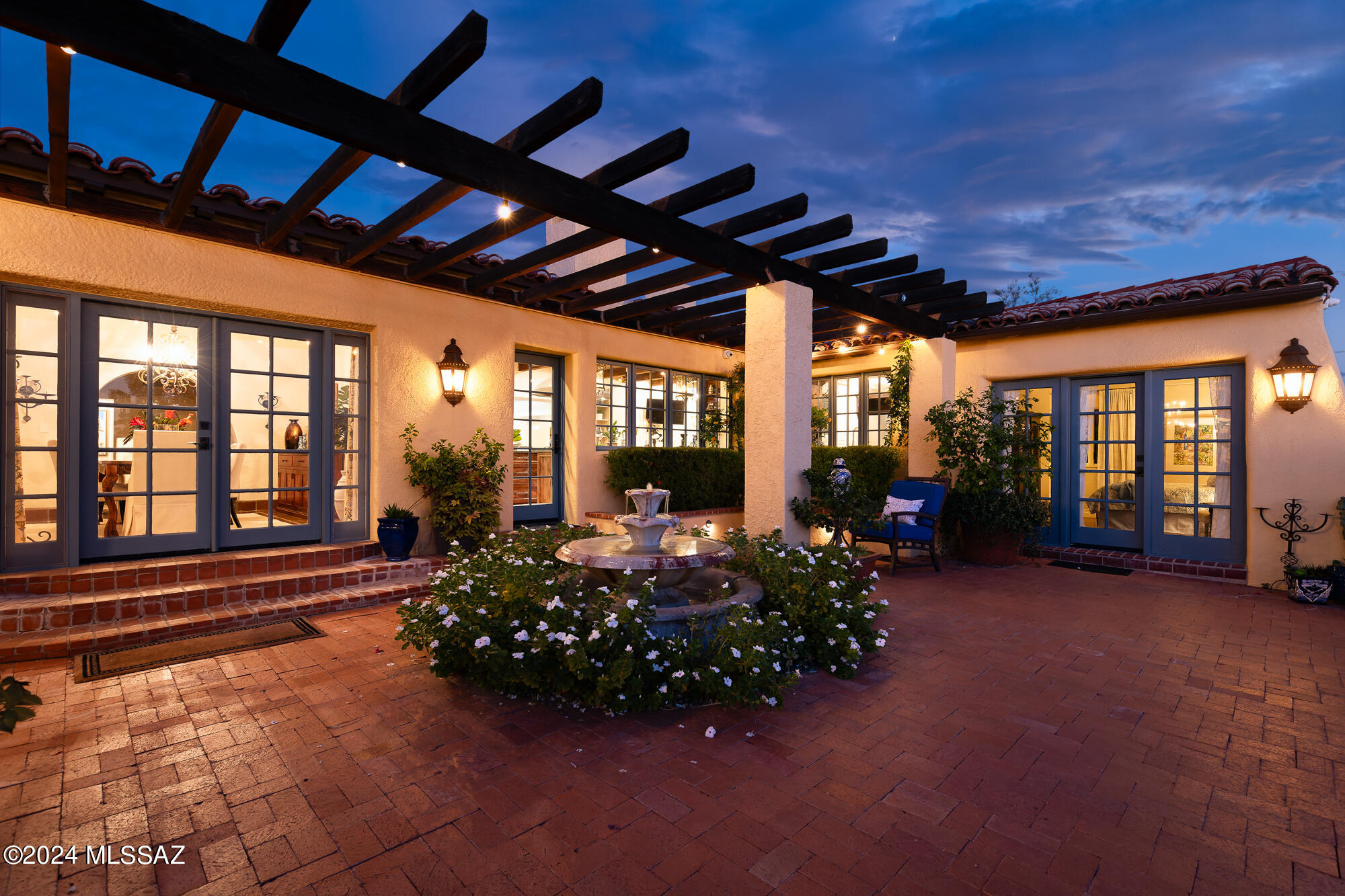 4801 N La Lomita