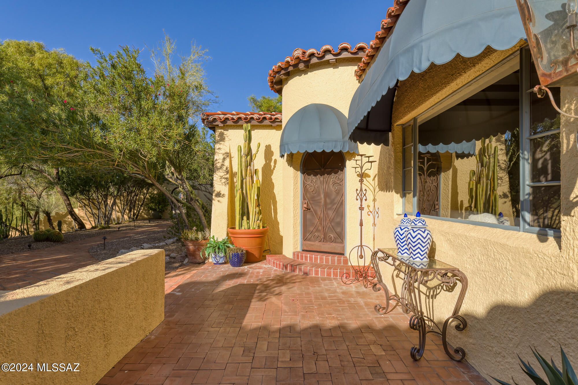 4801 N La Lomita