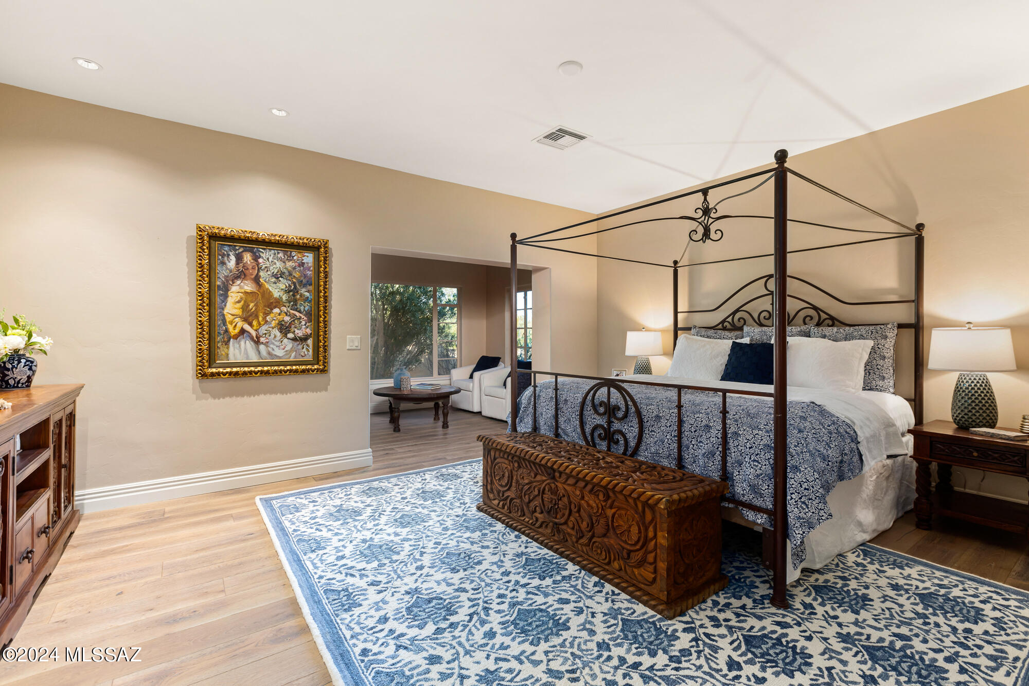 4801 N La Lomita