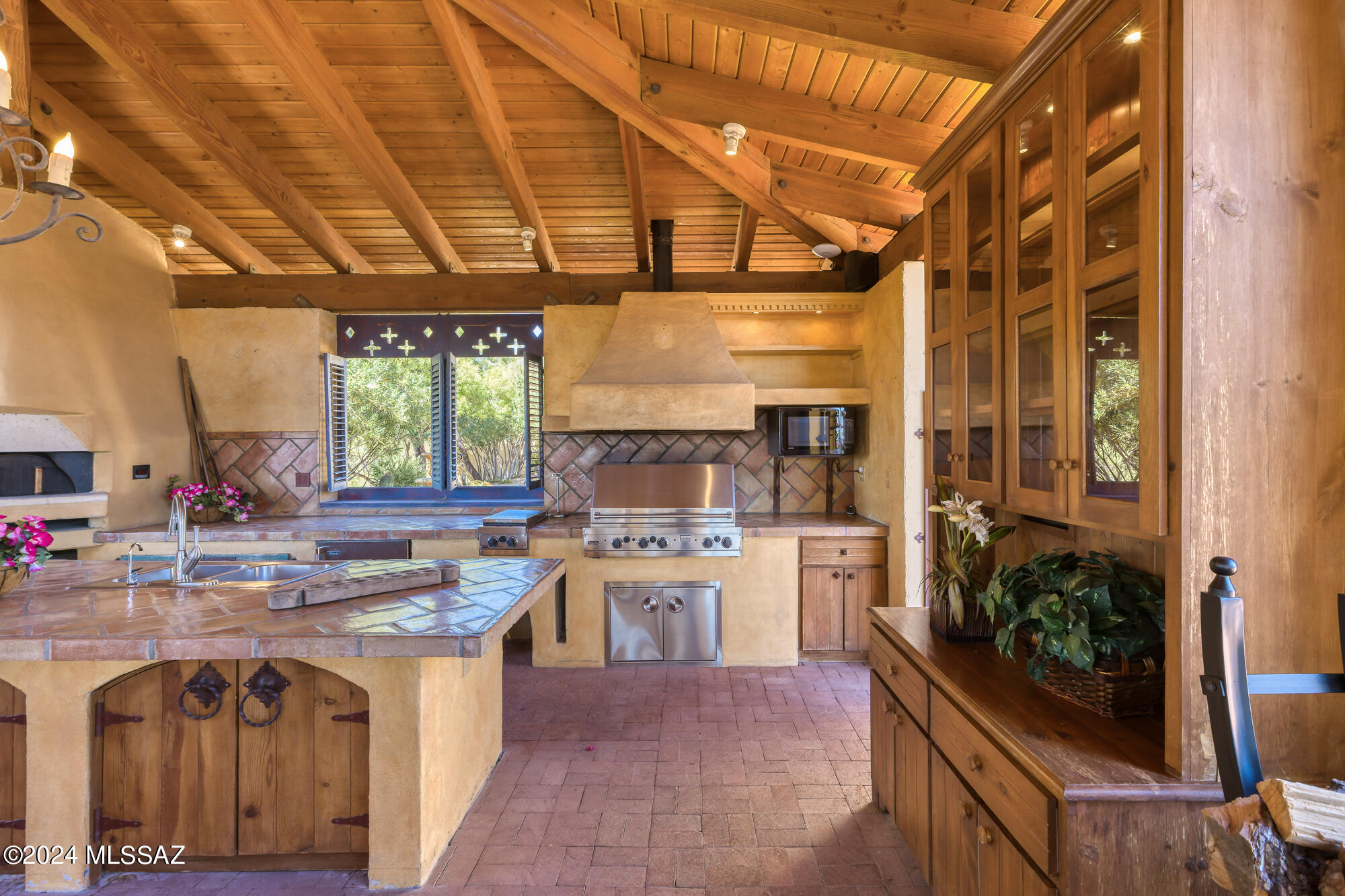 4801 N La Lomita