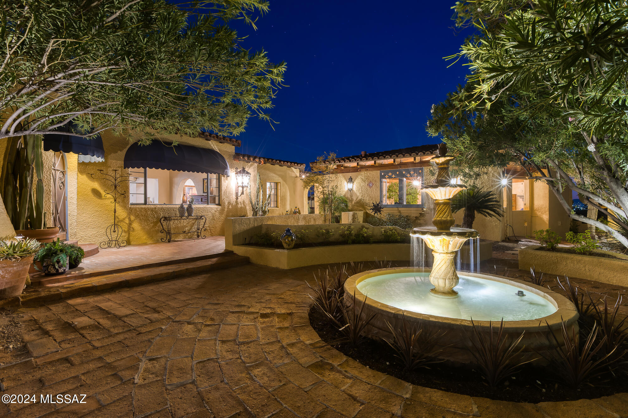 4801 N La Lomita