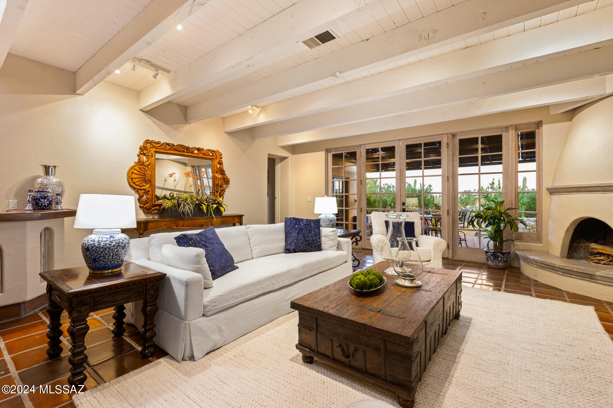 4801 N La Lomita