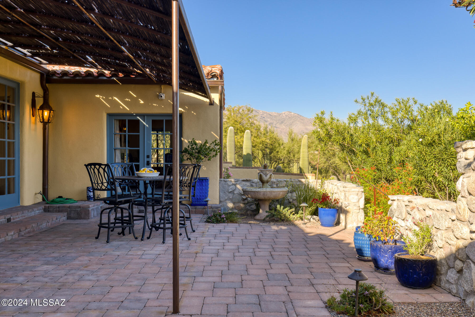 4801 N La Lomita