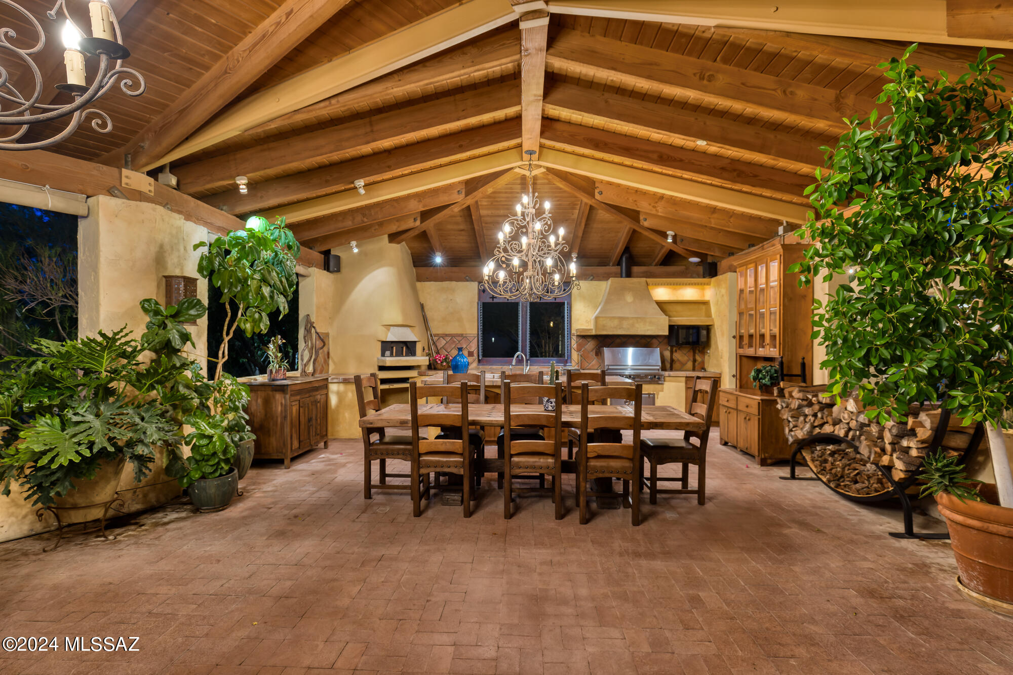 4801 N La Lomita
