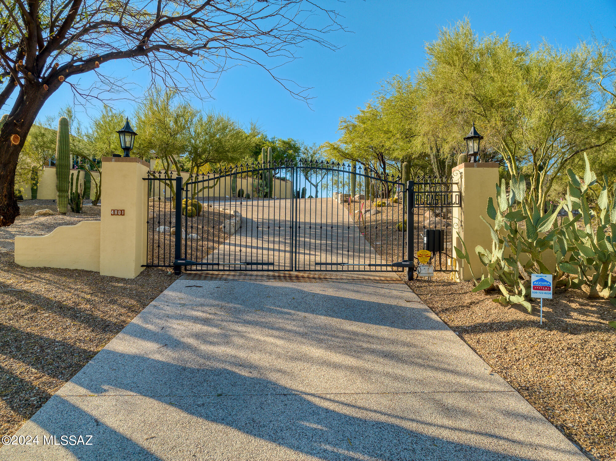 4801 N La Lomita
