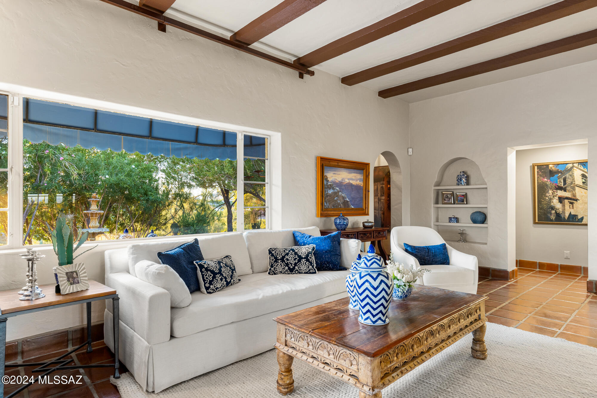 4801 N La Lomita