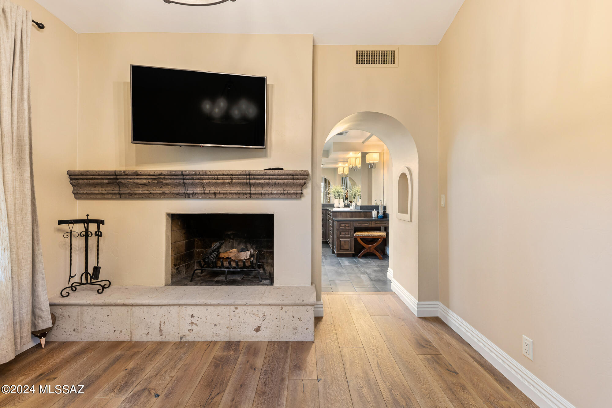 4801 N La Lomita