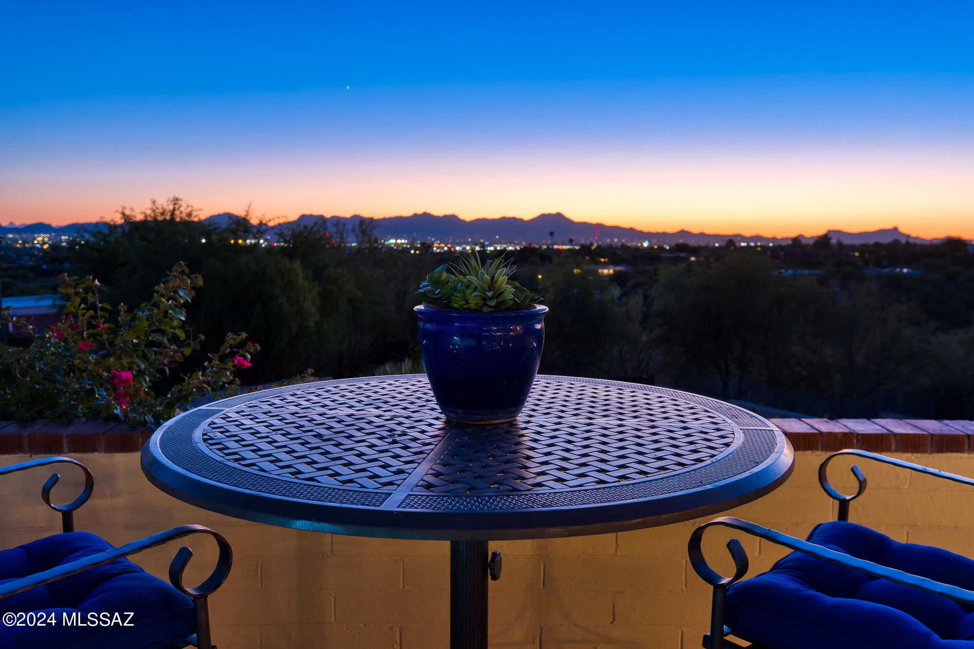 4801 N La Lomita
