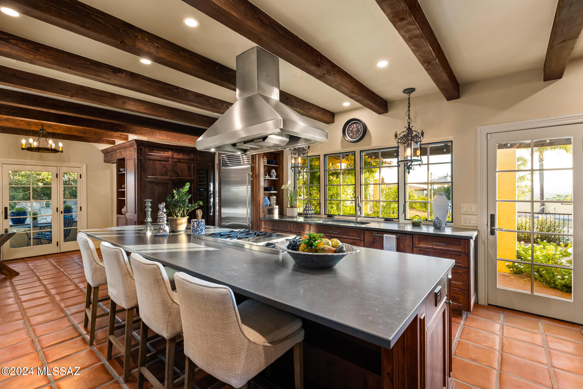4801 N La Lomita
