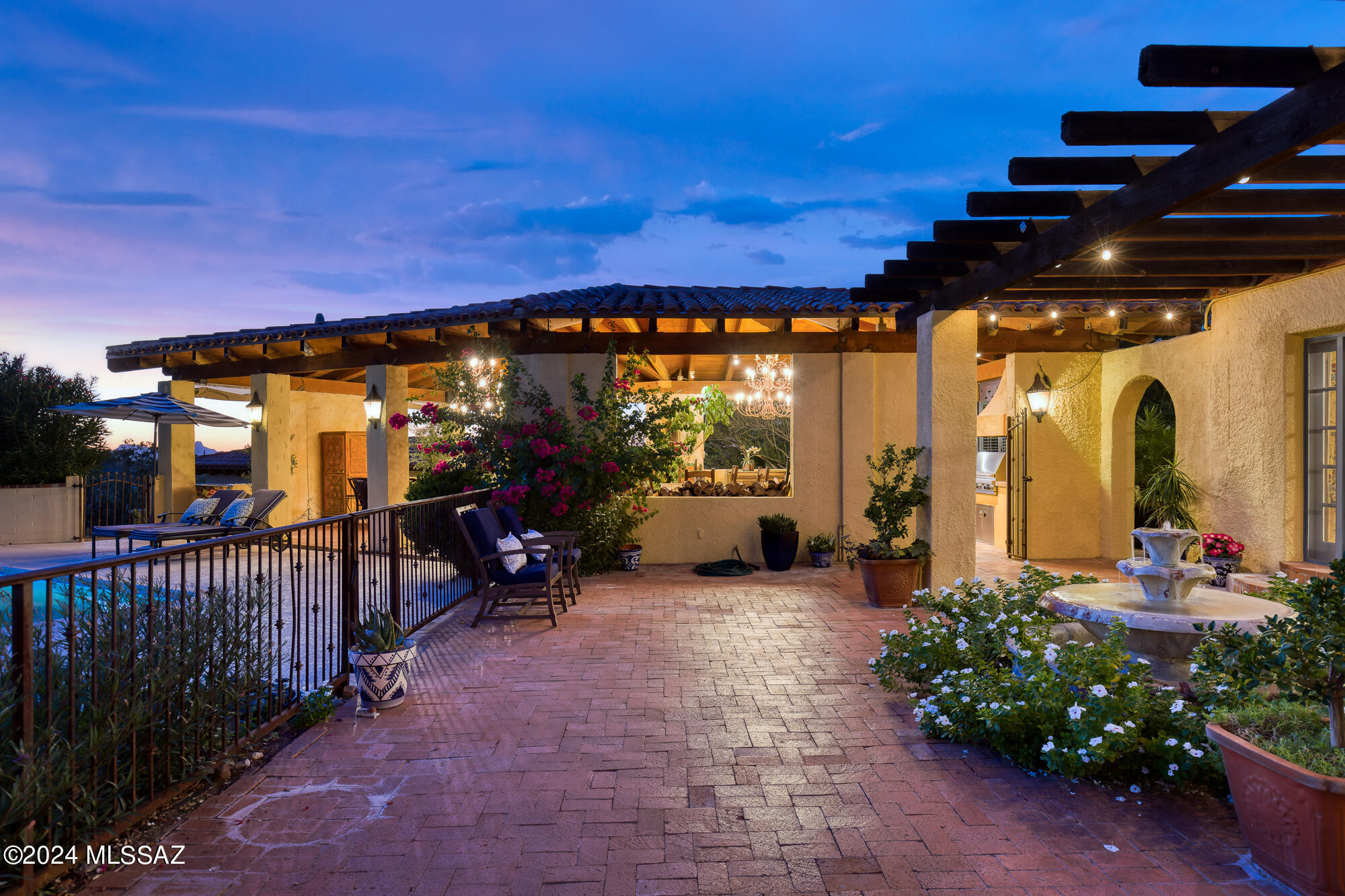 4801 N La Lomita