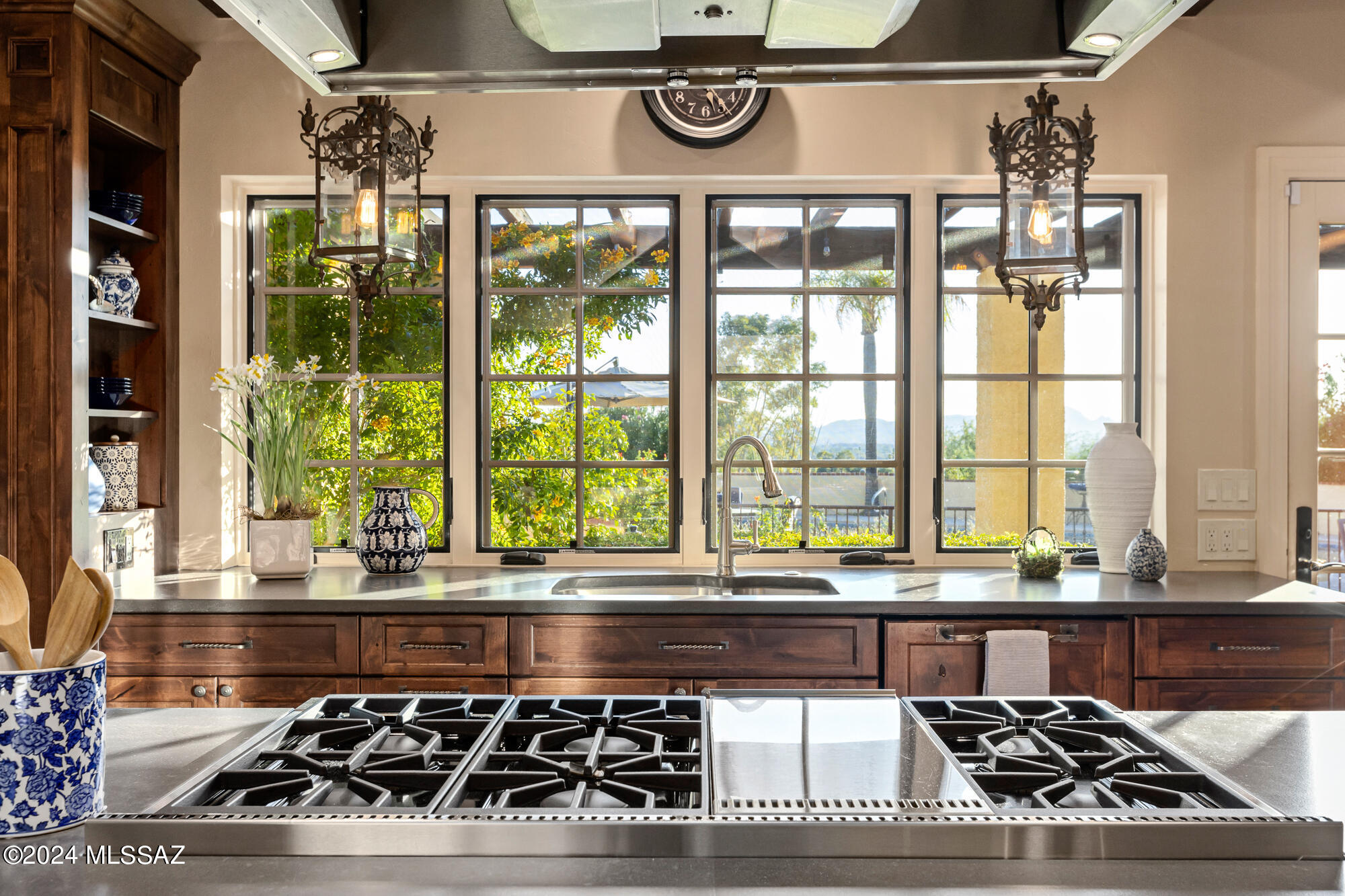 4801 N La Lomita