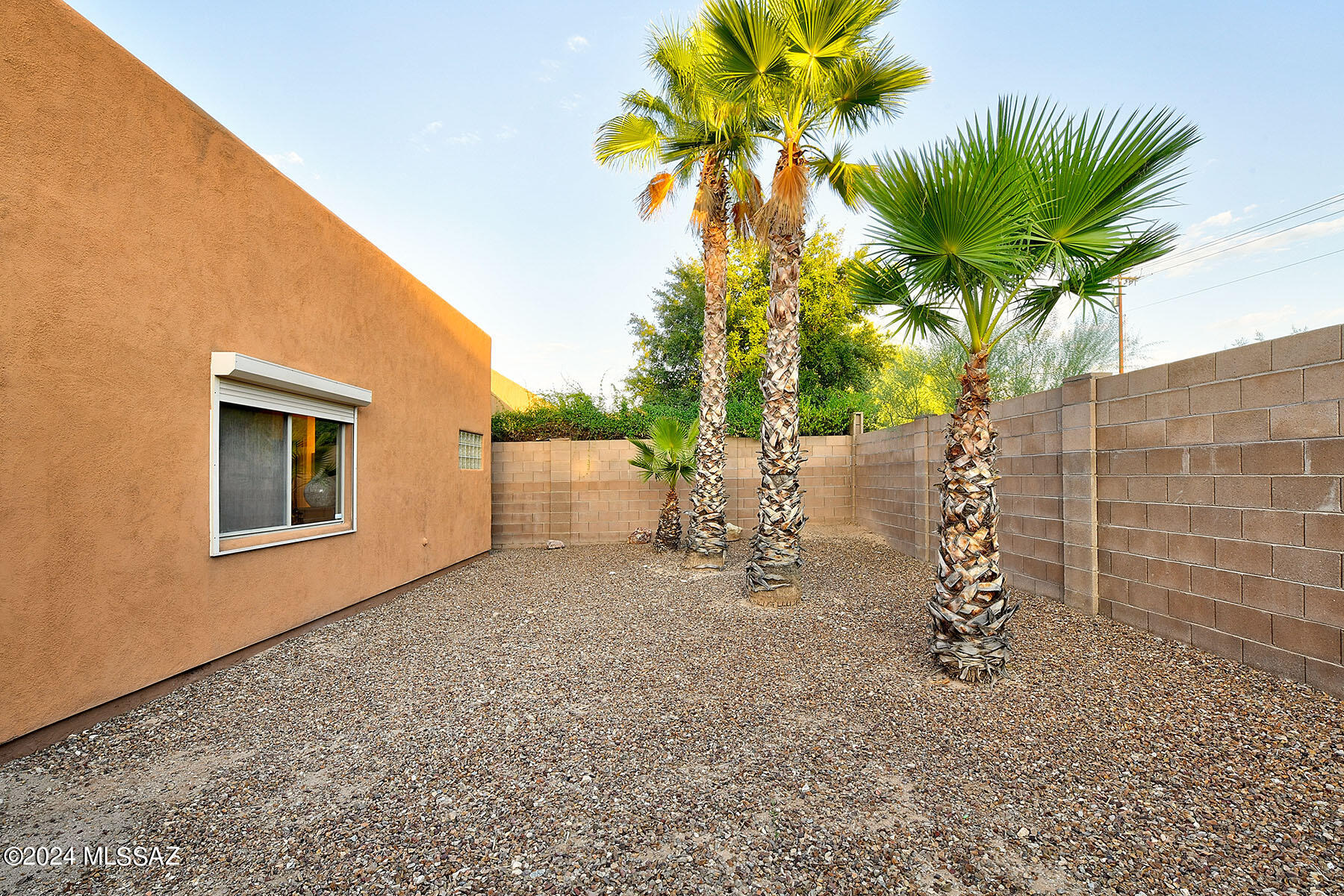 2402 E Moonrise Place
