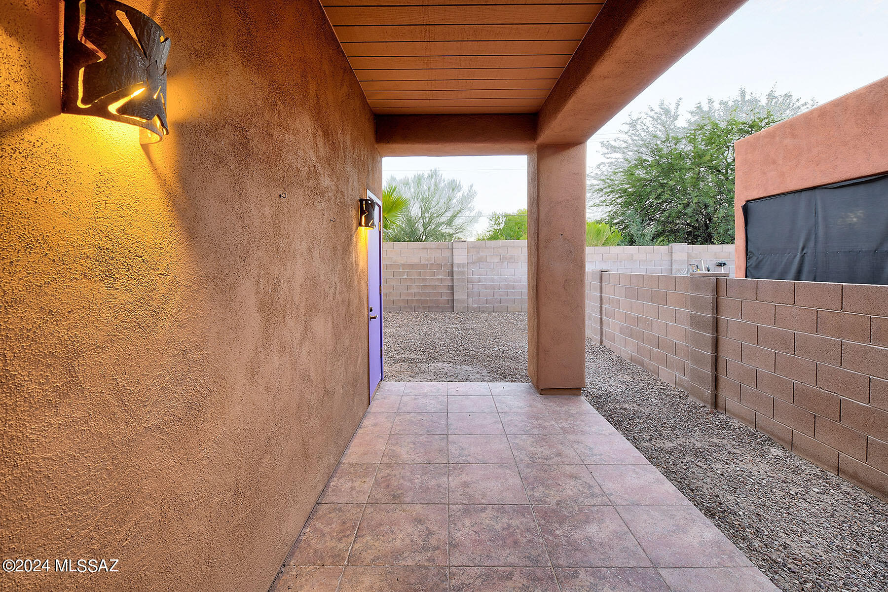 2402 E Moonrise Place