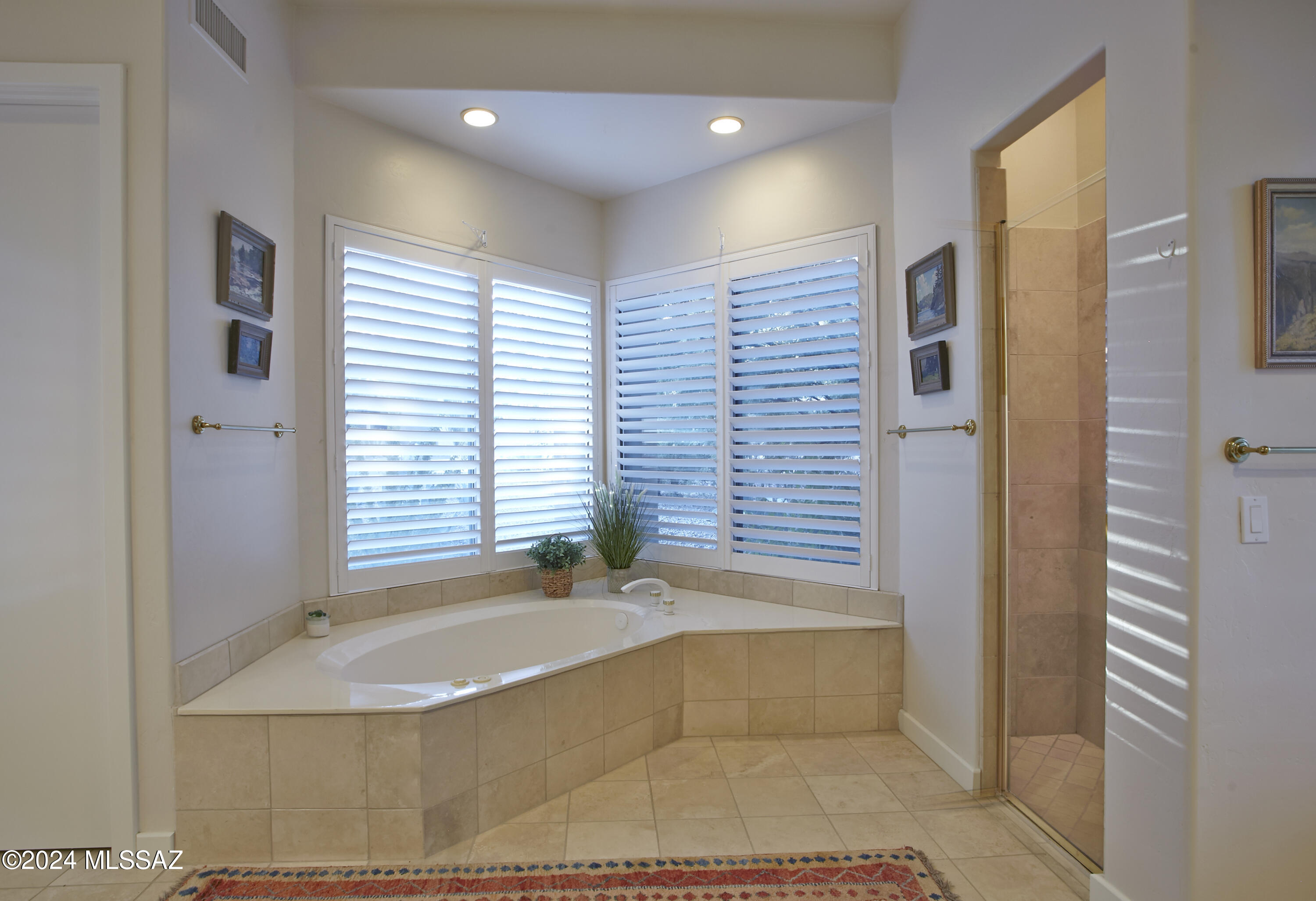 6439 N Desert Wind Circle
