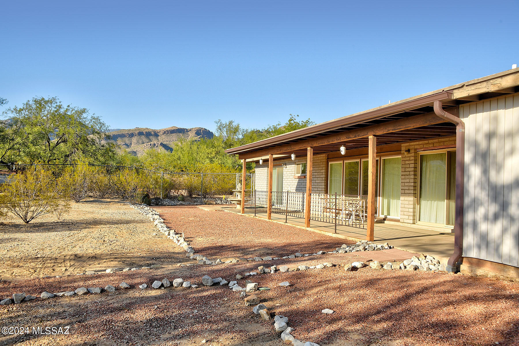 4373 N Bidahochi Drive
