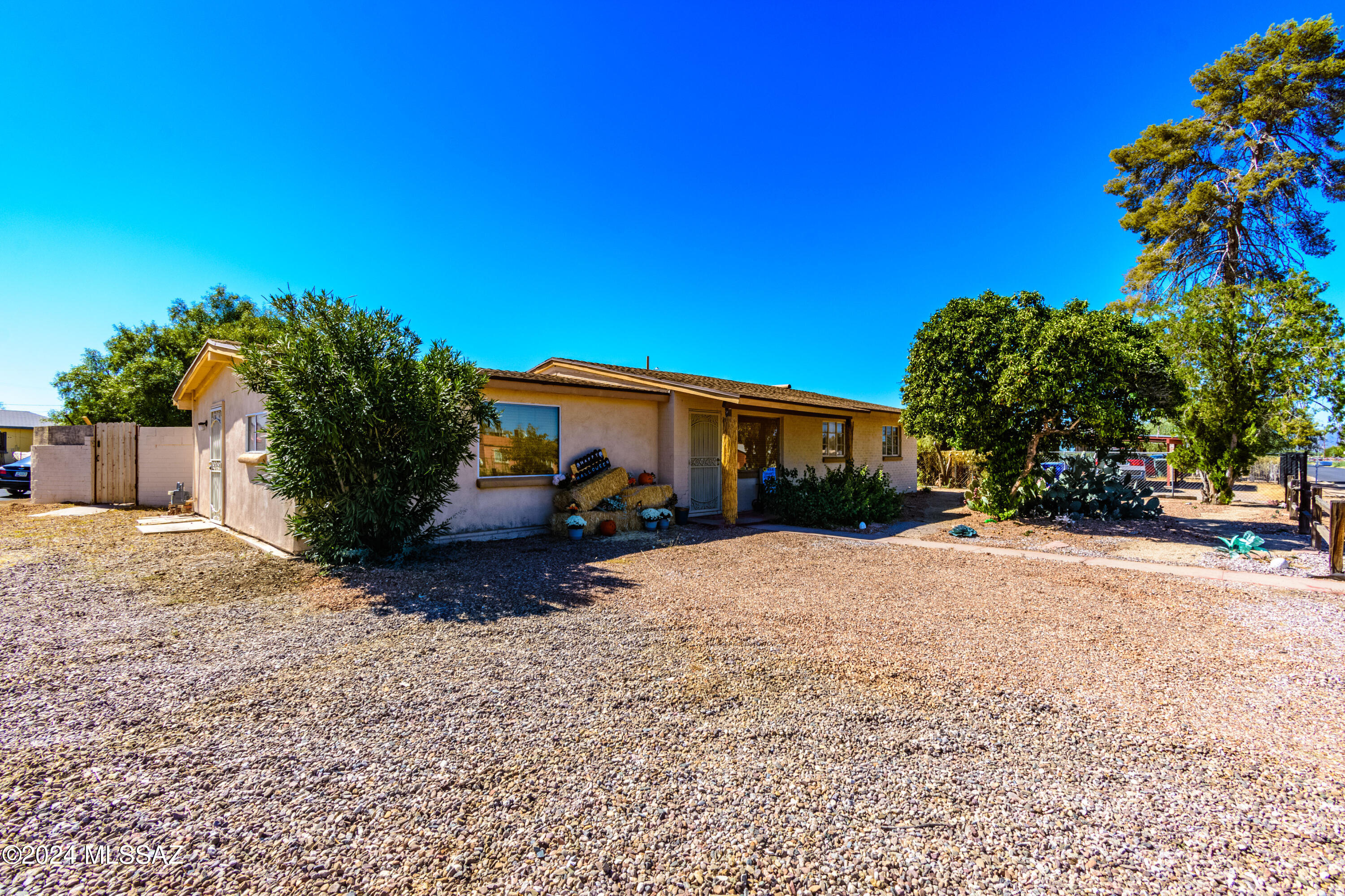 3324 E Silverlake Road