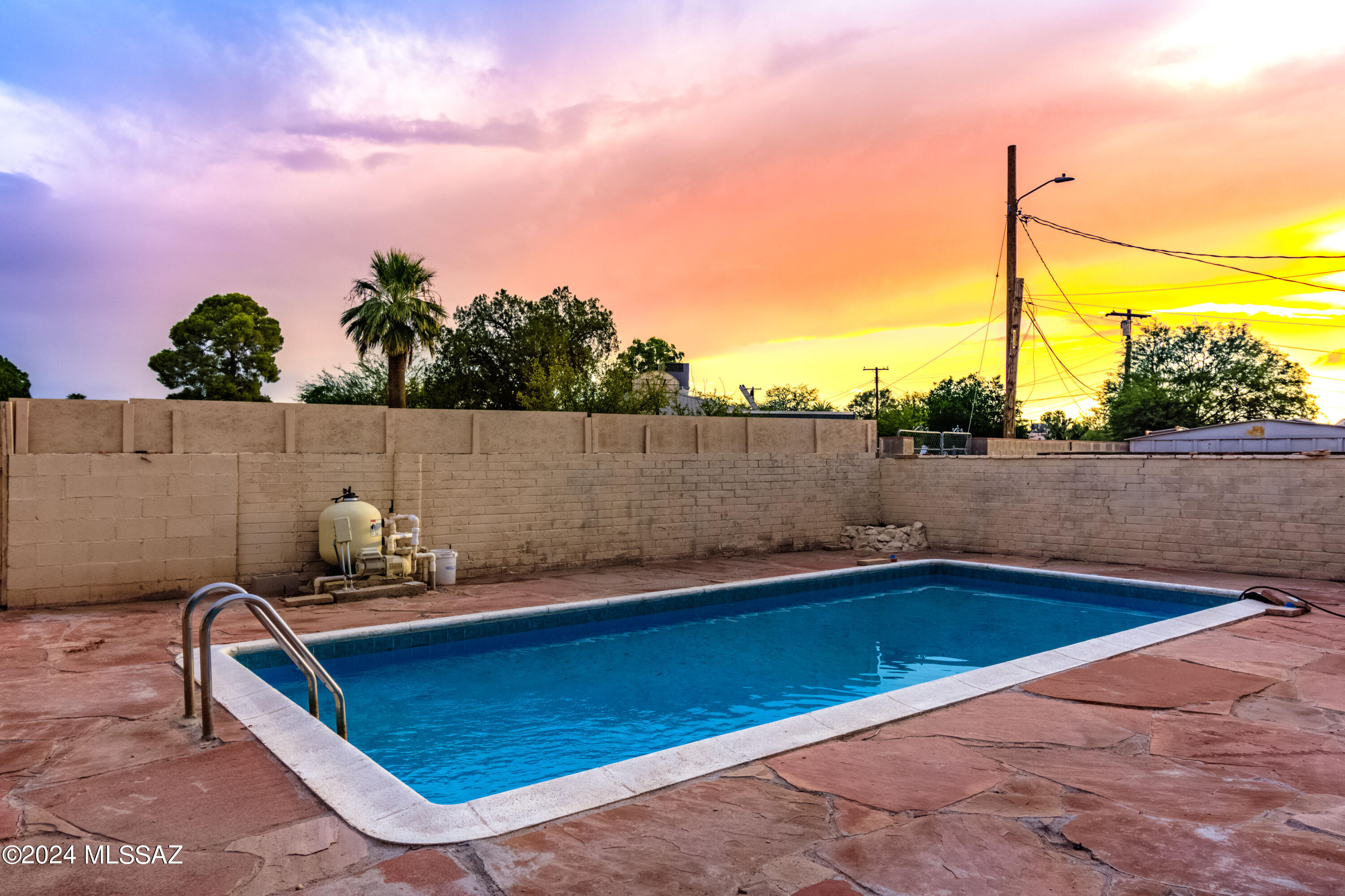 3324 E Silverlake Road