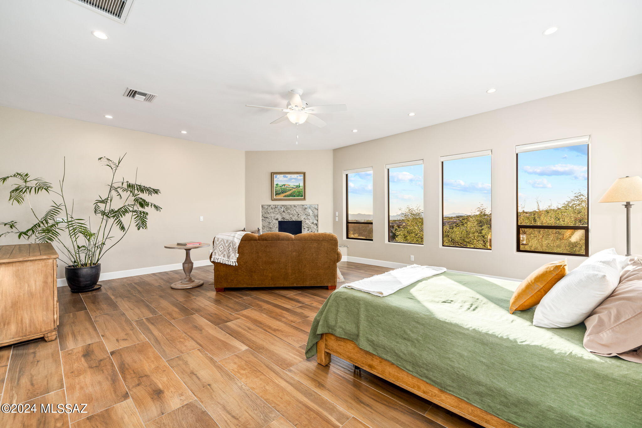 3732 E Windy Point Drive