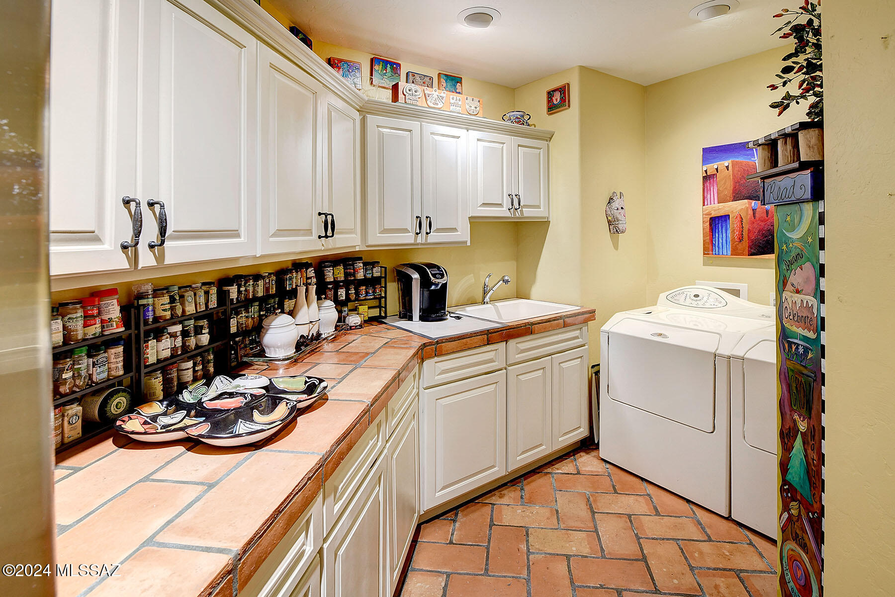 5901 E Placita Primitiva