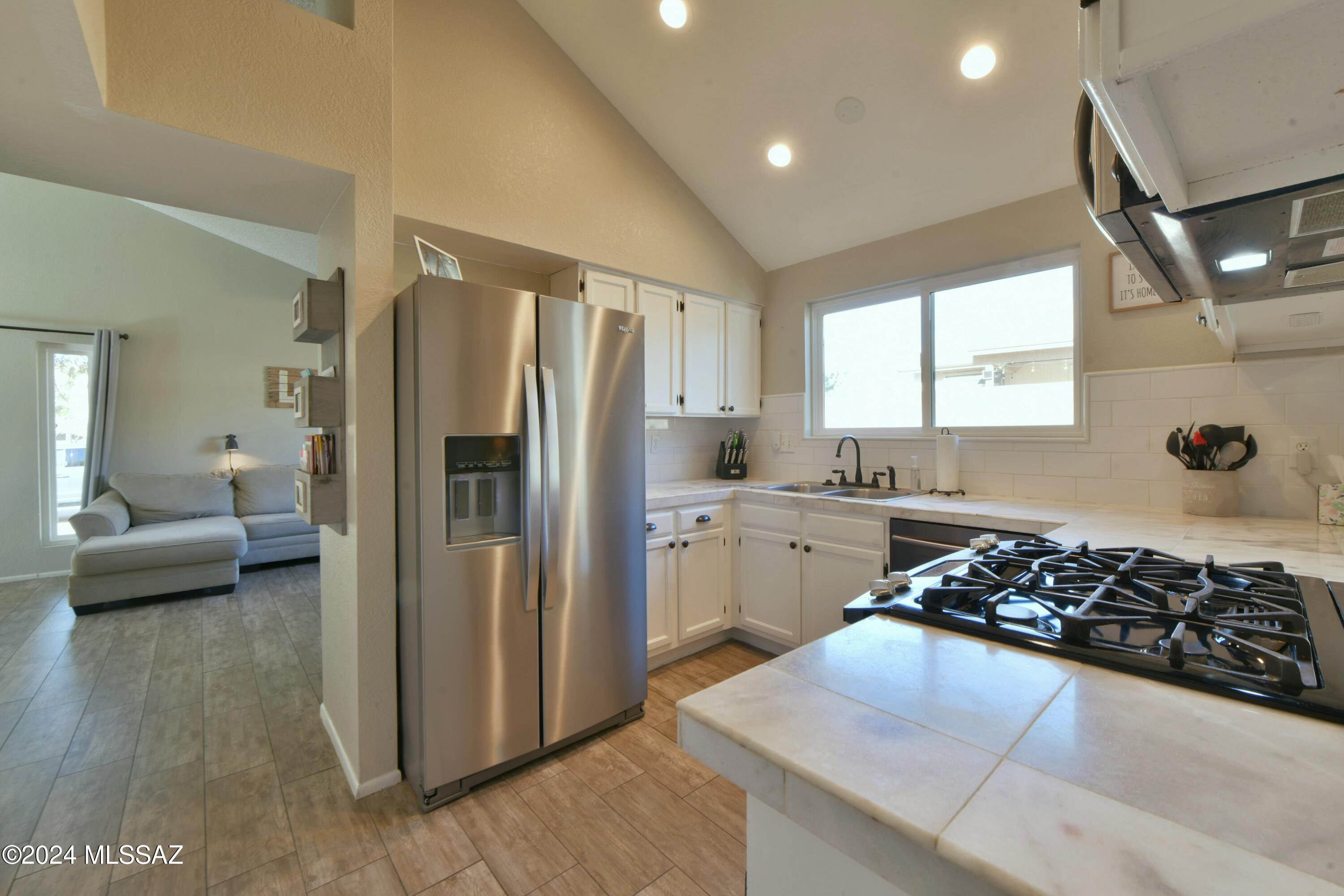 2730 W Camino Ebano