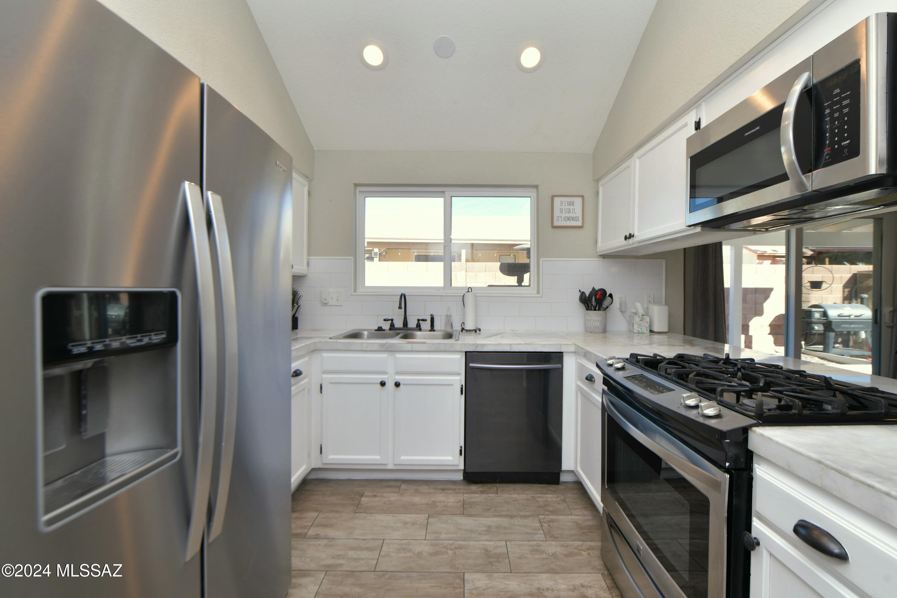 2730 W Camino Ebano