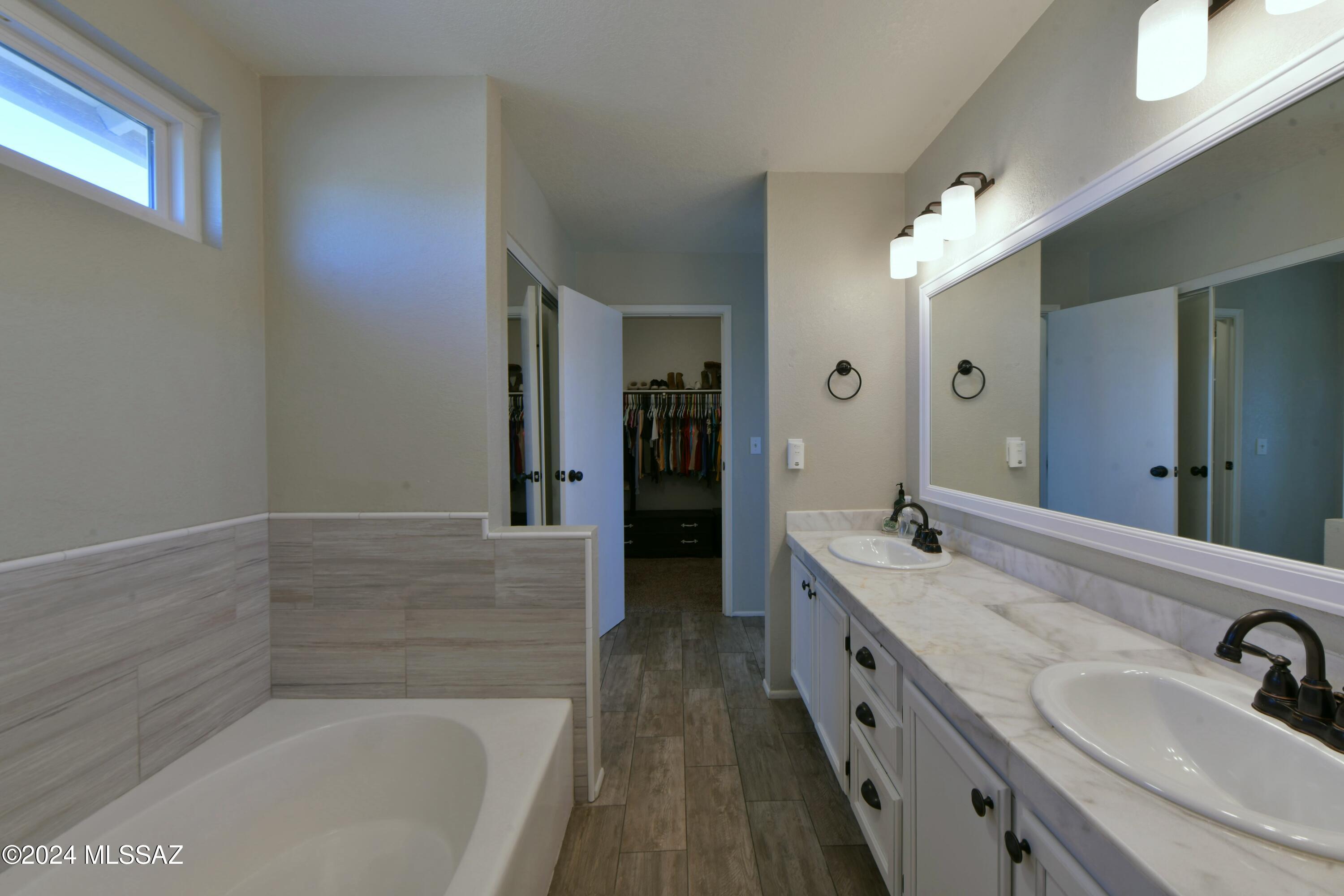 2730 W Camino Ebano