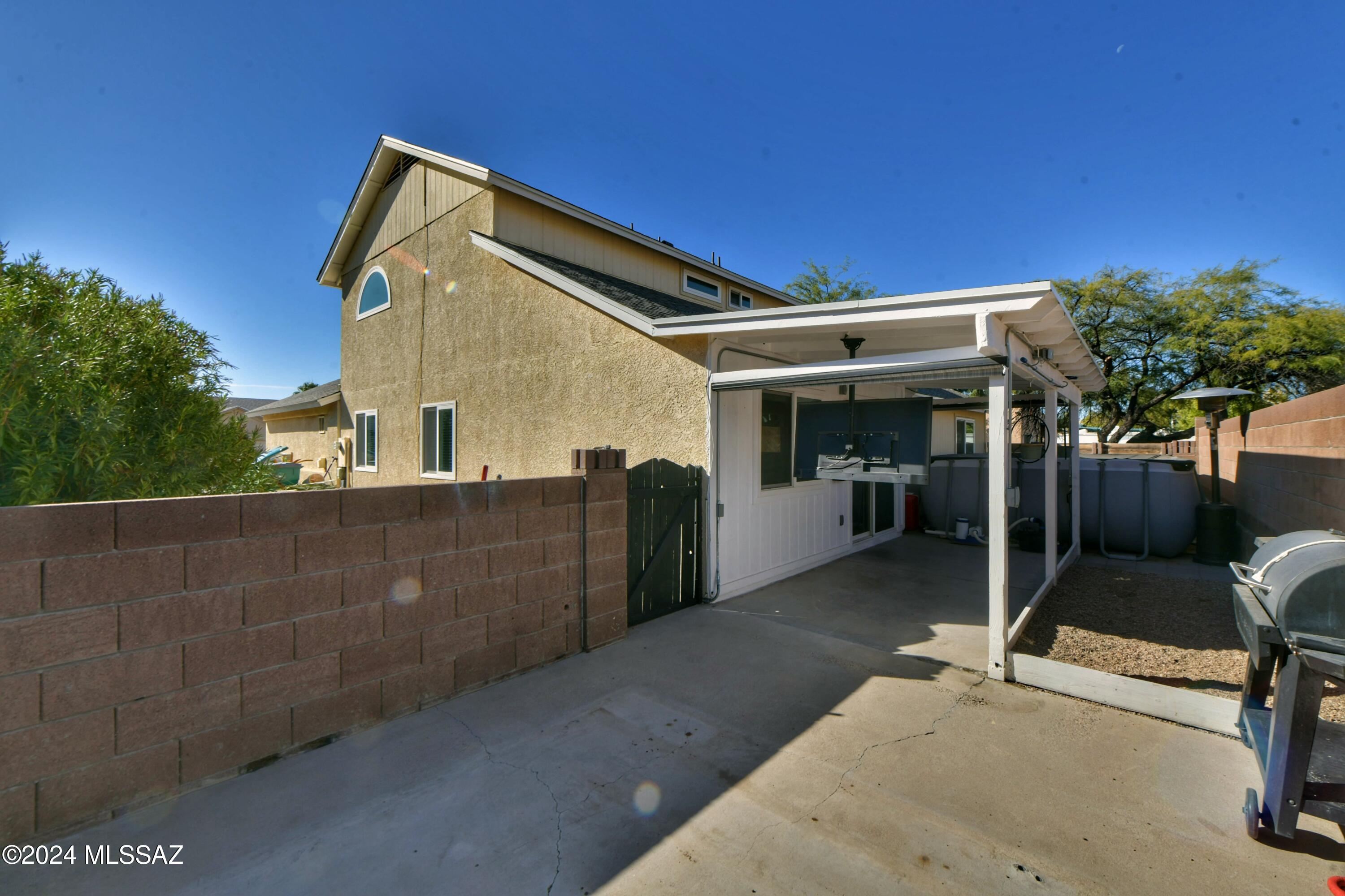 2730 W Camino Ebano