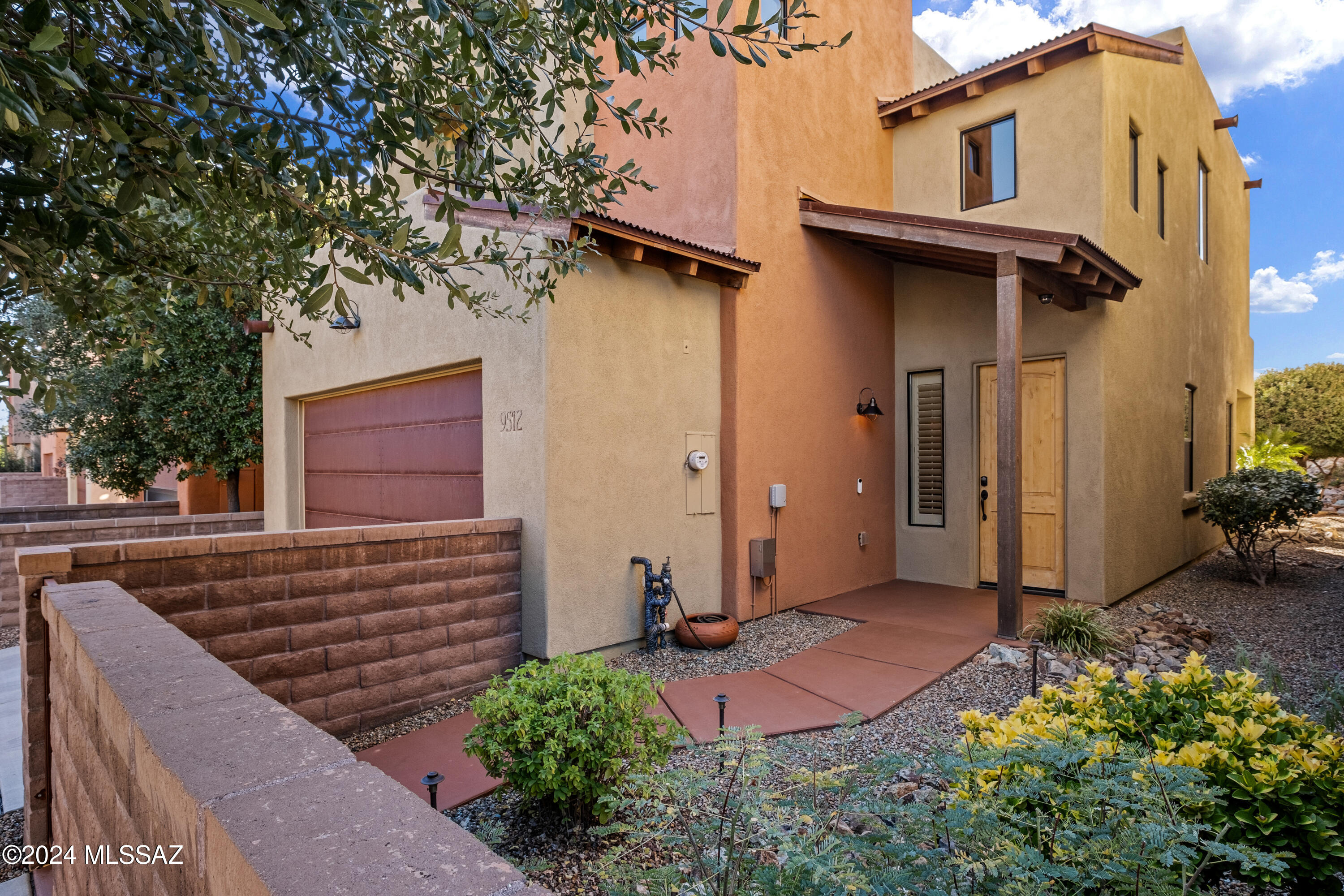 9512 E Ventaso Circle