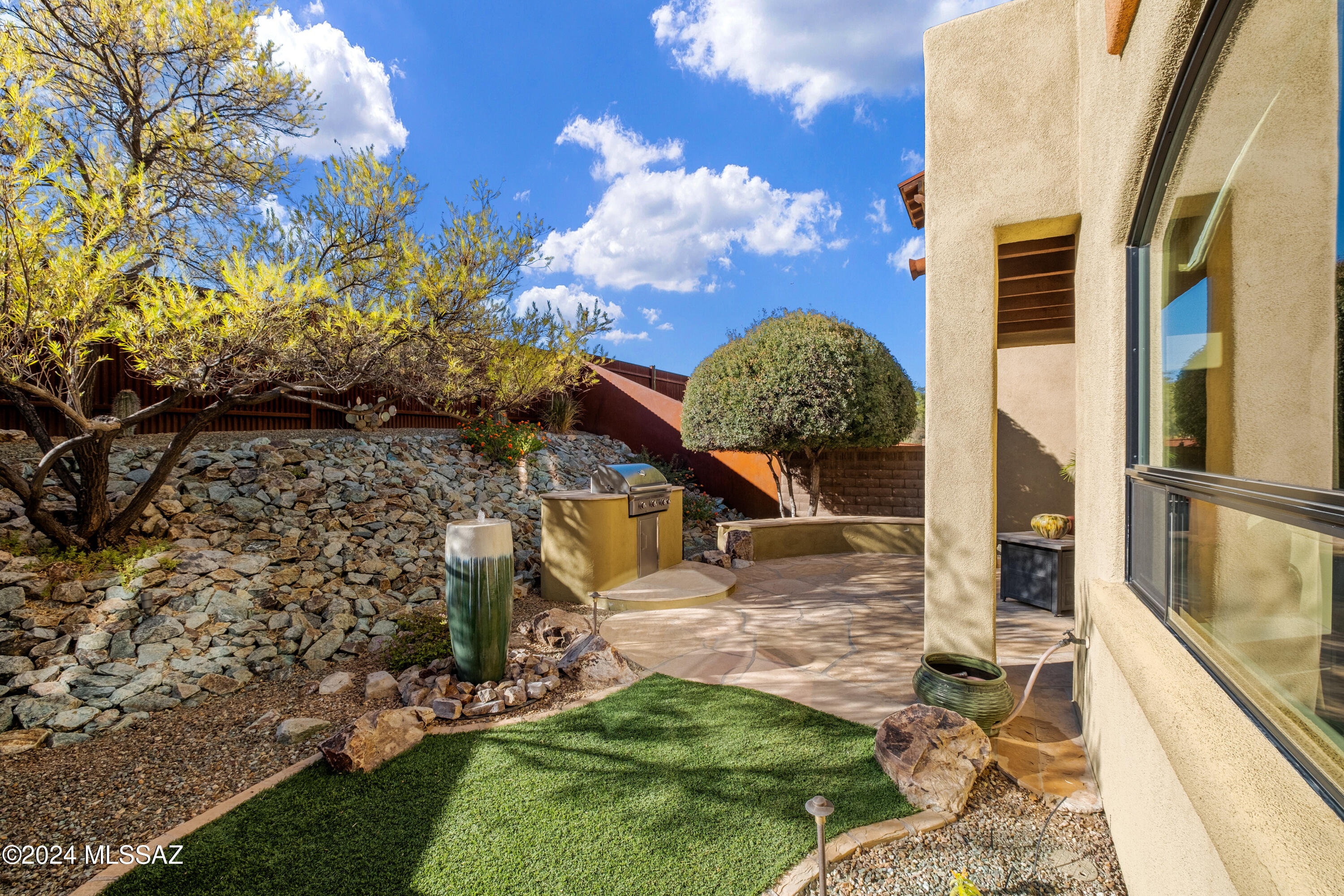 9512 E Ventaso Circle
