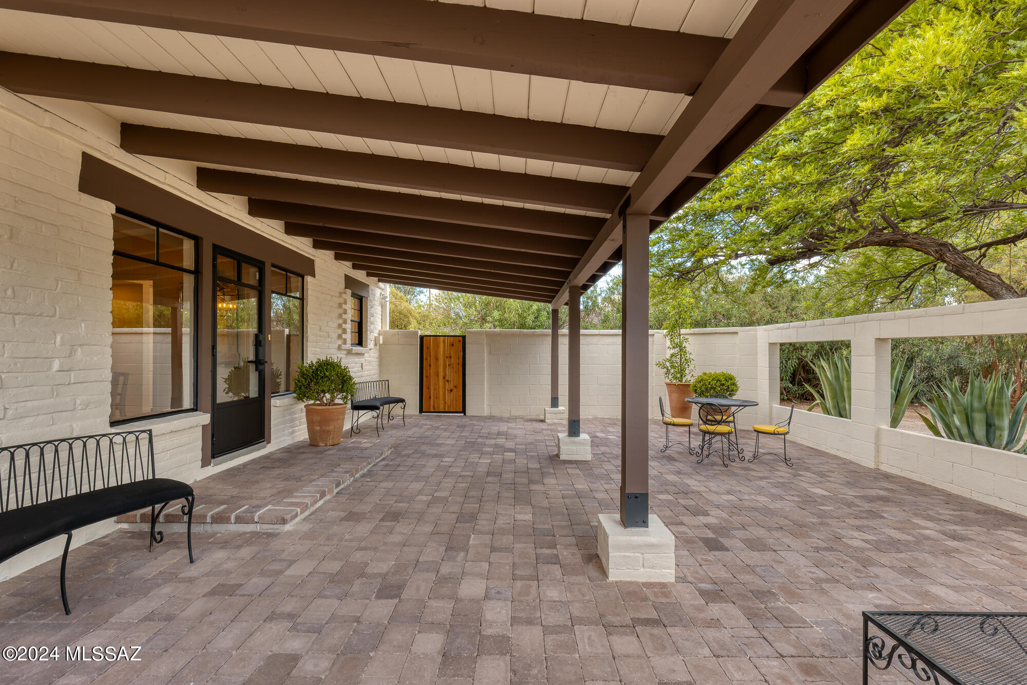 150 S Palomar Drive