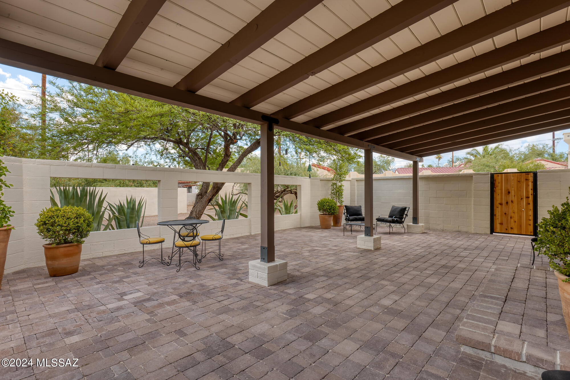 150 S Palomar Drive