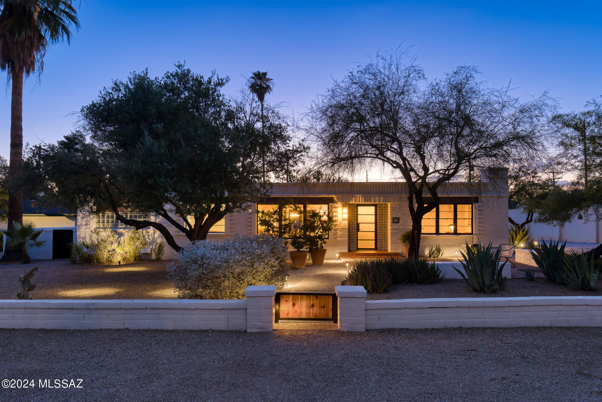 150 S Palomar Drive