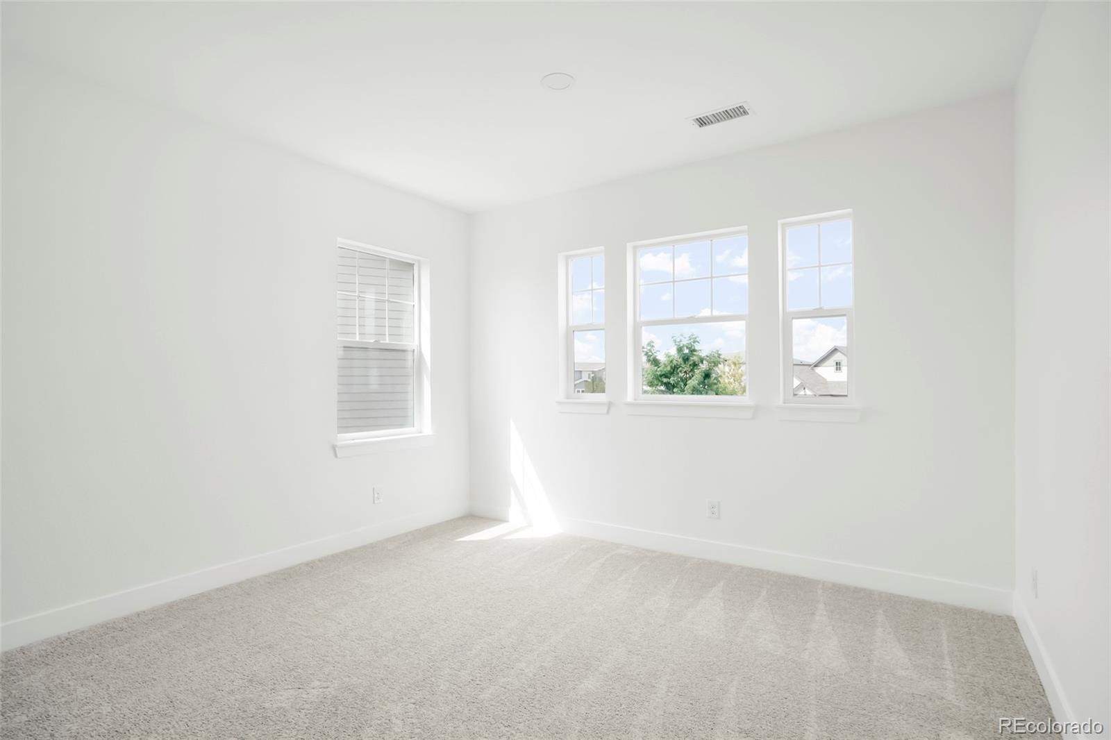 13342 Newport Circle