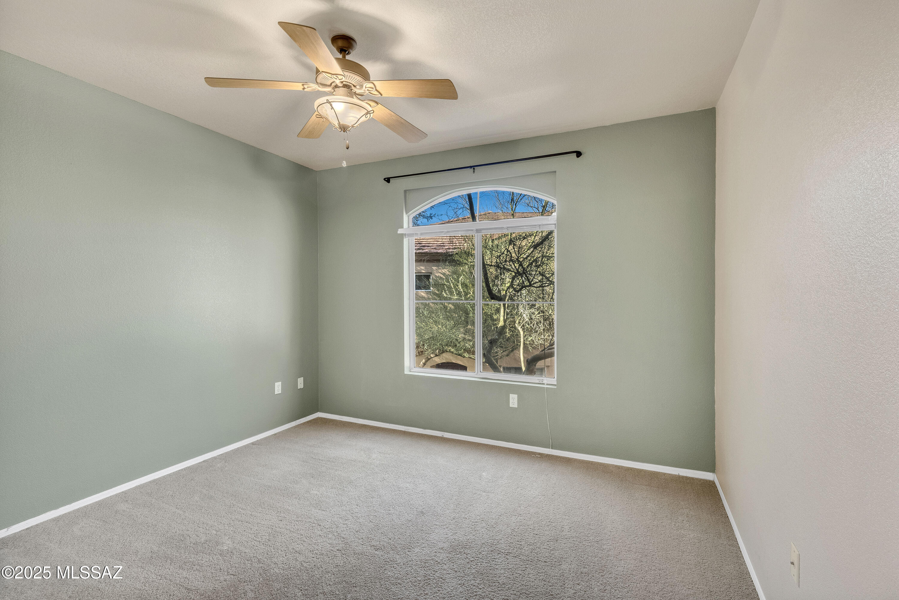 7050 E Sunrise Drive 18204